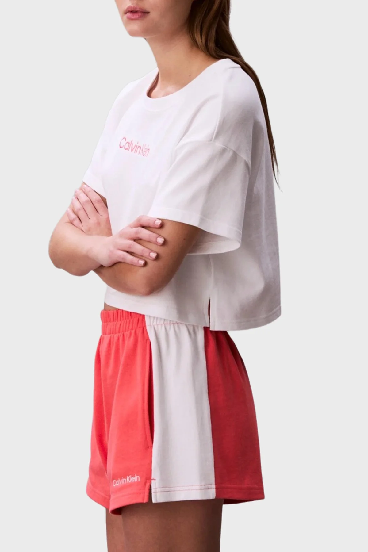 Calvin Klein Logolu Pamuklu Relaxed Fit Bisiklet Yaka LV00Q61201100 Kadın Crop LV00Q61201 100 BEYAZ - 4