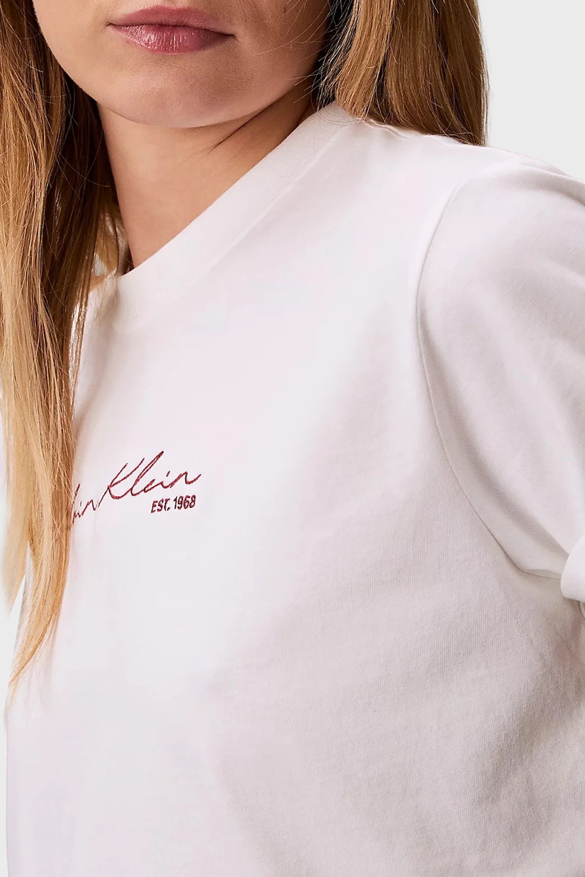 Calvin Klein Logolu Pamuklu Relaxed Fit Bisiklet Yaka LV047F820GYAF Kadın T Shirt LV047F820G YAF BEYAZ - 6