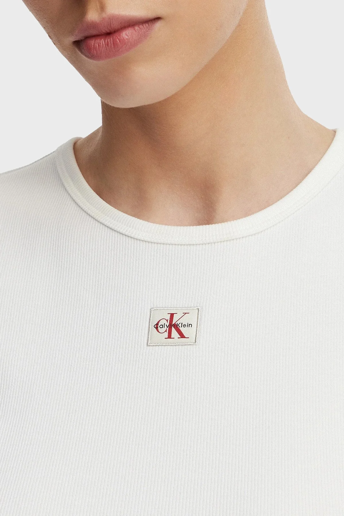 Calvin Klein Logolu Pamuklu Sırt Dekolteli LV047F246GYAF Kadın Top LV047F246G YAF BEYAZ - 4