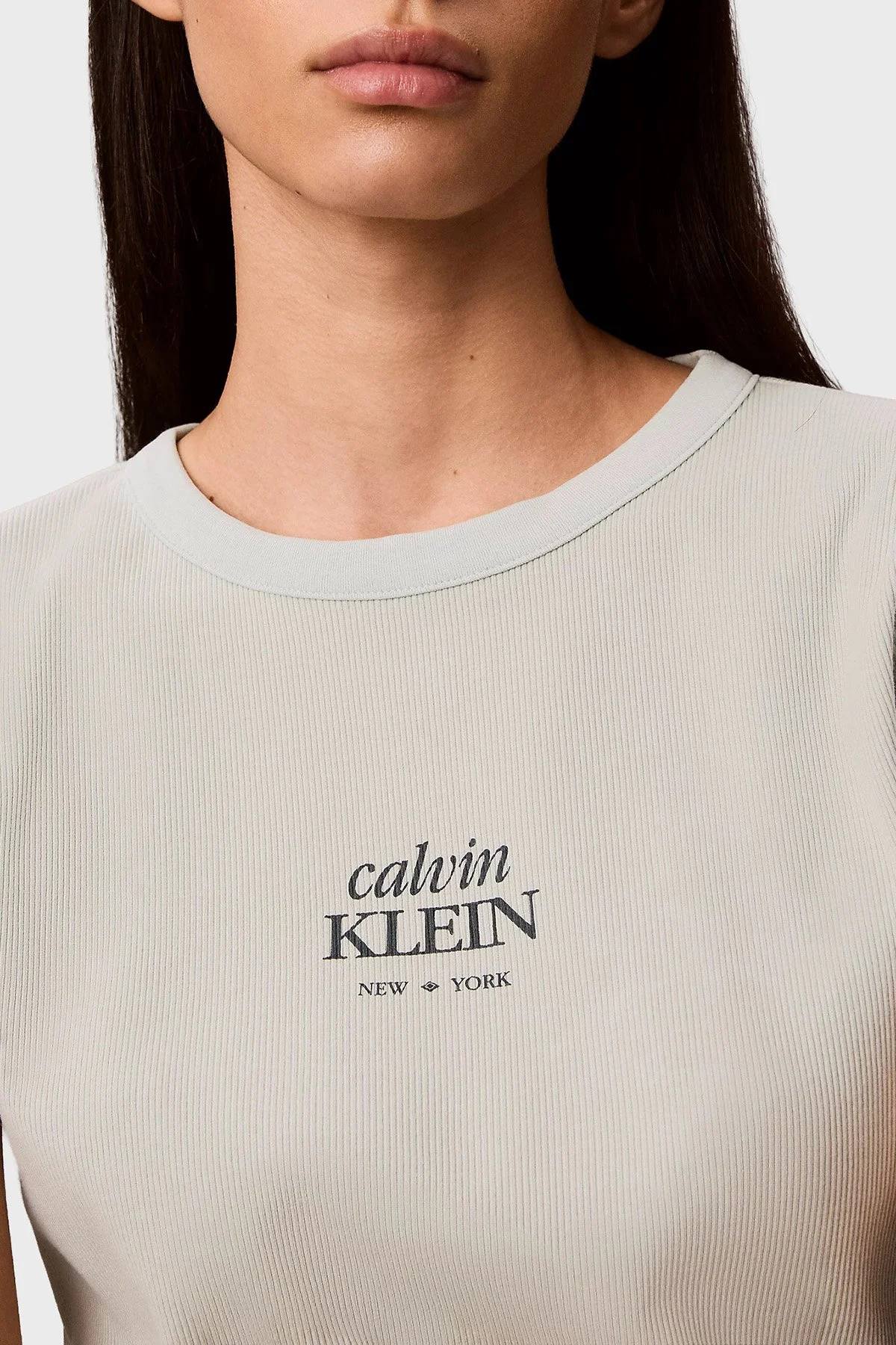 Calvin Klein Logolu Pamuklu Slim Fit Yuvarlak Yaka LV047F240G3Q0 Kadın T Shirt LV047F240G 3Q0 MİNT - 6