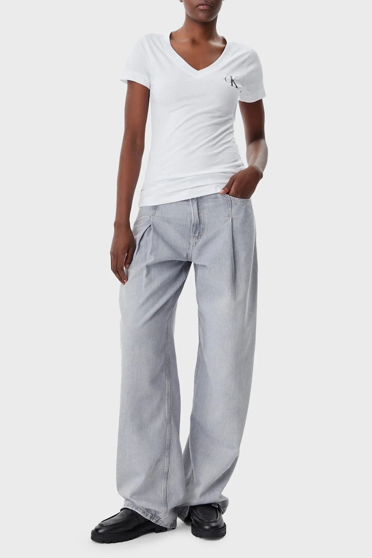 Calvin Klein Logolu Pamuklu V Yaka Regular Fit 2 Pack J20J223447YAA Bayan T Shirt J20J223447 YAA BEYAZ - 8