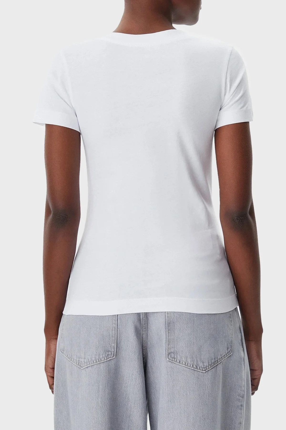 Calvin Klein Logolu Pamuklu V Yaka Regular Fit 2 Pack J20J223447YAA Bayan T Shirt J20J223447 YAA BEYAZ - 9