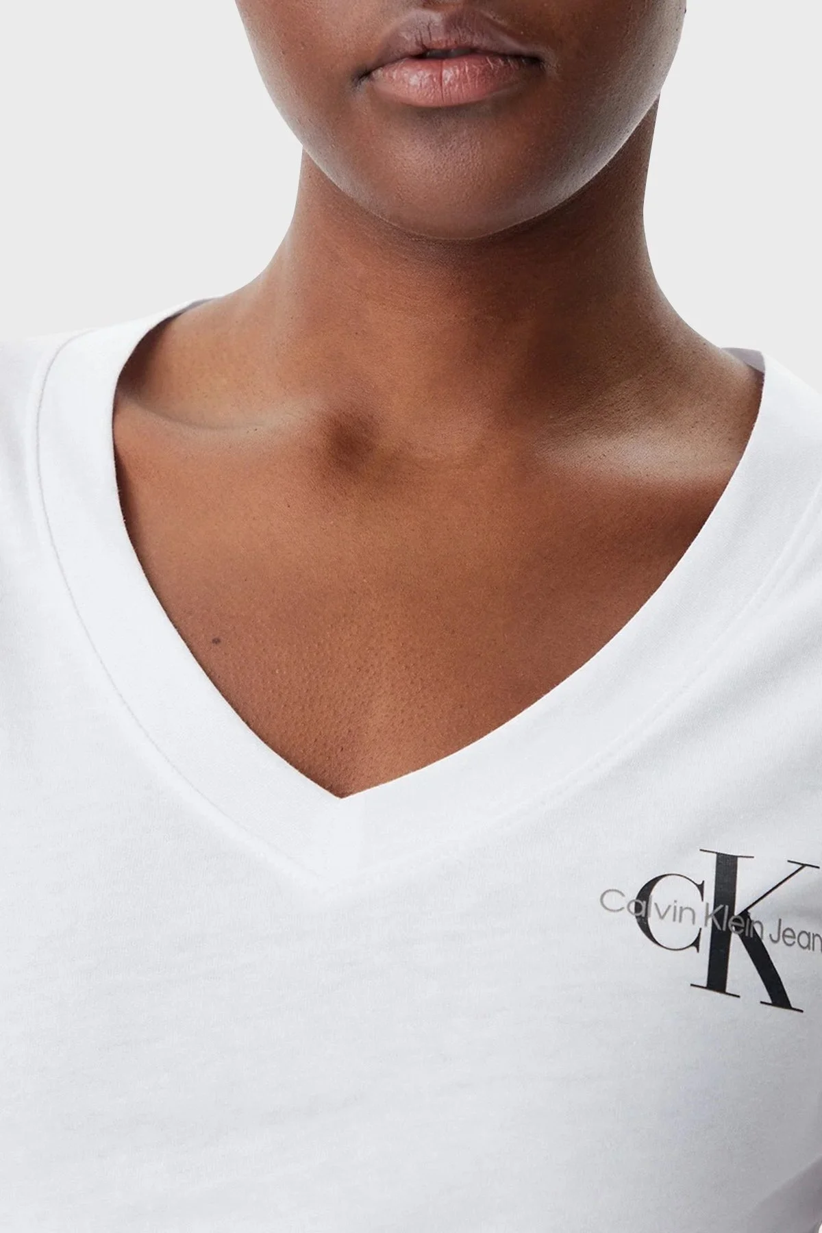 Calvin Klein Logolu Pamuklu V Yaka Regular Fit 2 Pack J20J223447YAA Bayan T Shirt J20J223447 YAA BEYAZ - 10