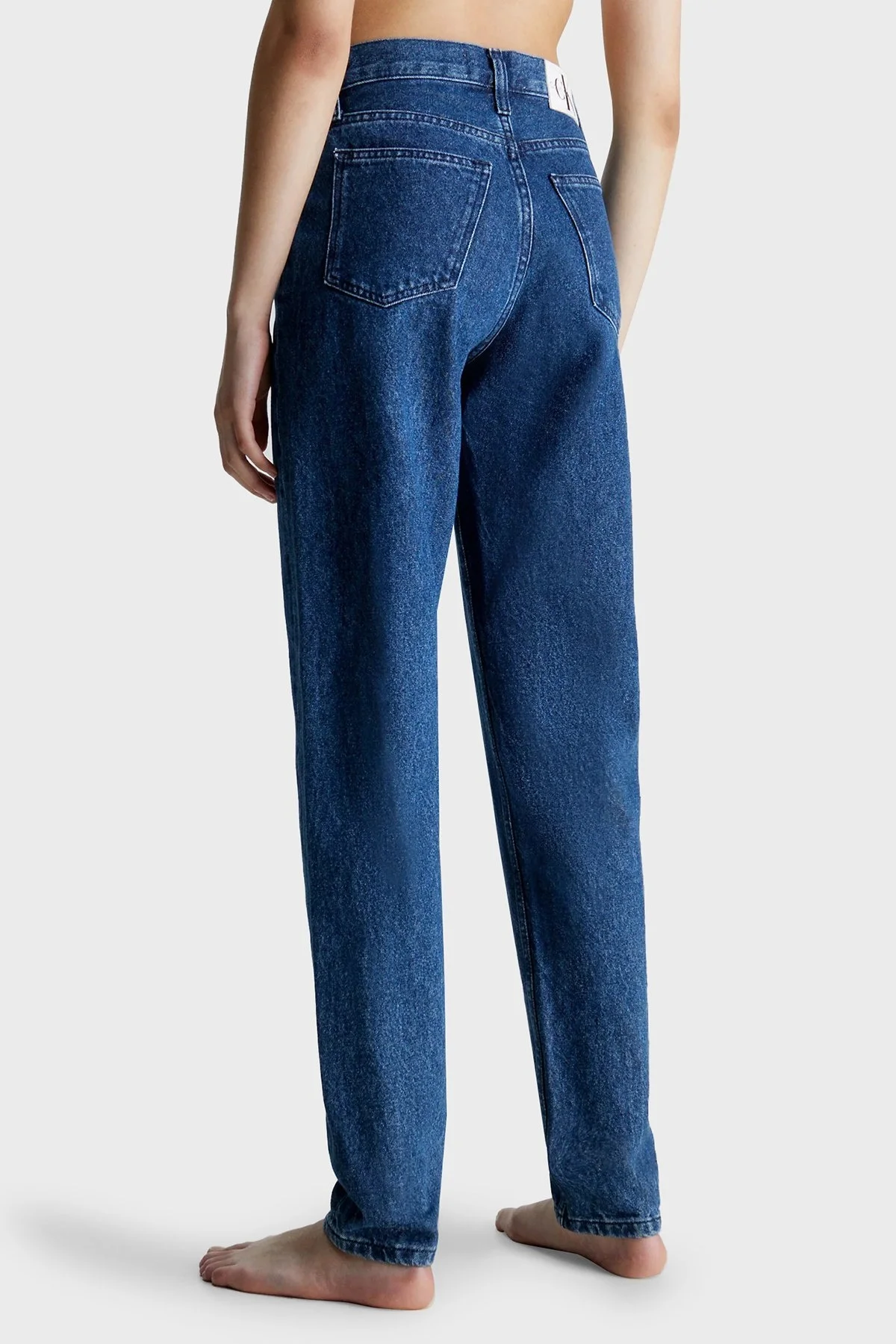 Calvin Klein Logolu Pamuklu Yüksek Bel Daralan Paça Mom Fit J20 Jeans J20J2221991A4 Bayan Kot Pantolon J20J222199 1A4 MAVİ - 4