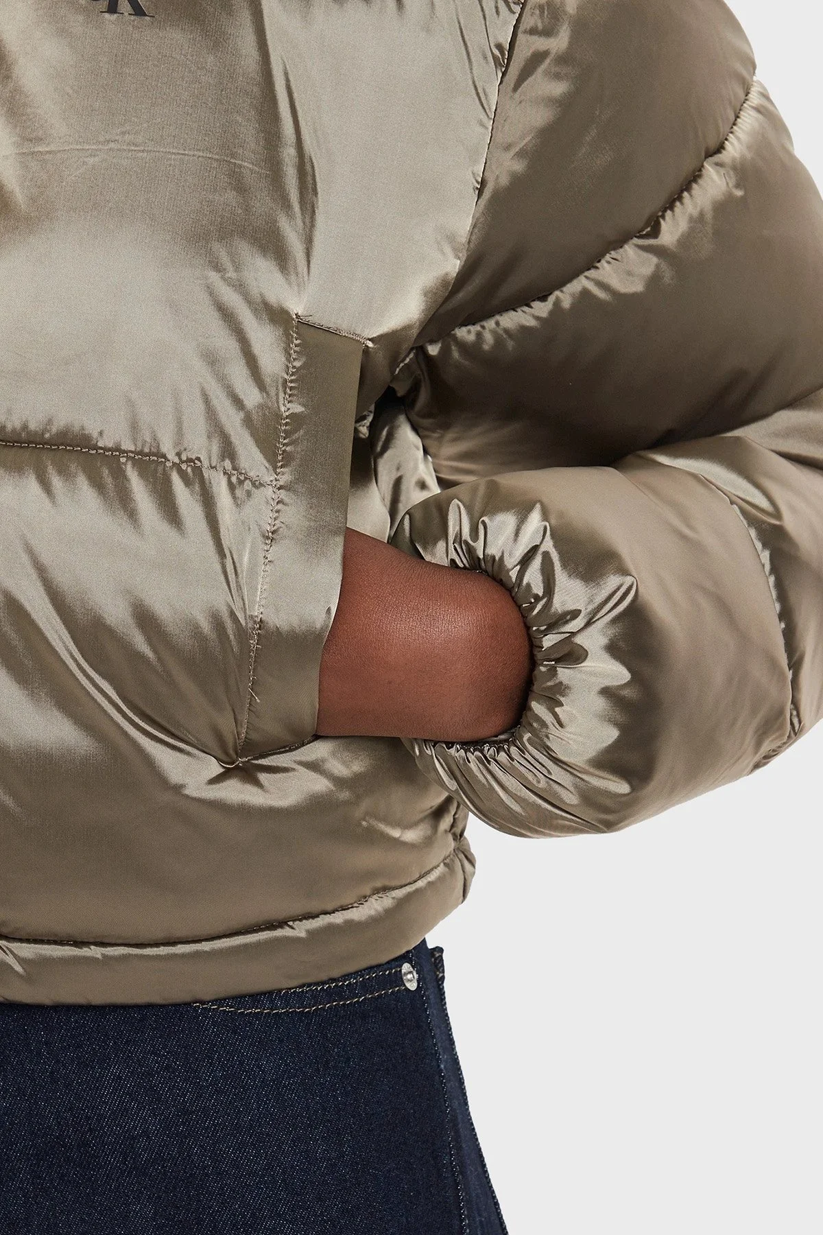 Calvin Klein Logolu Parlak Saten Crop Şişme J20J224124PAV Bayan Mont J20J224124 PAV BRONZ - 6