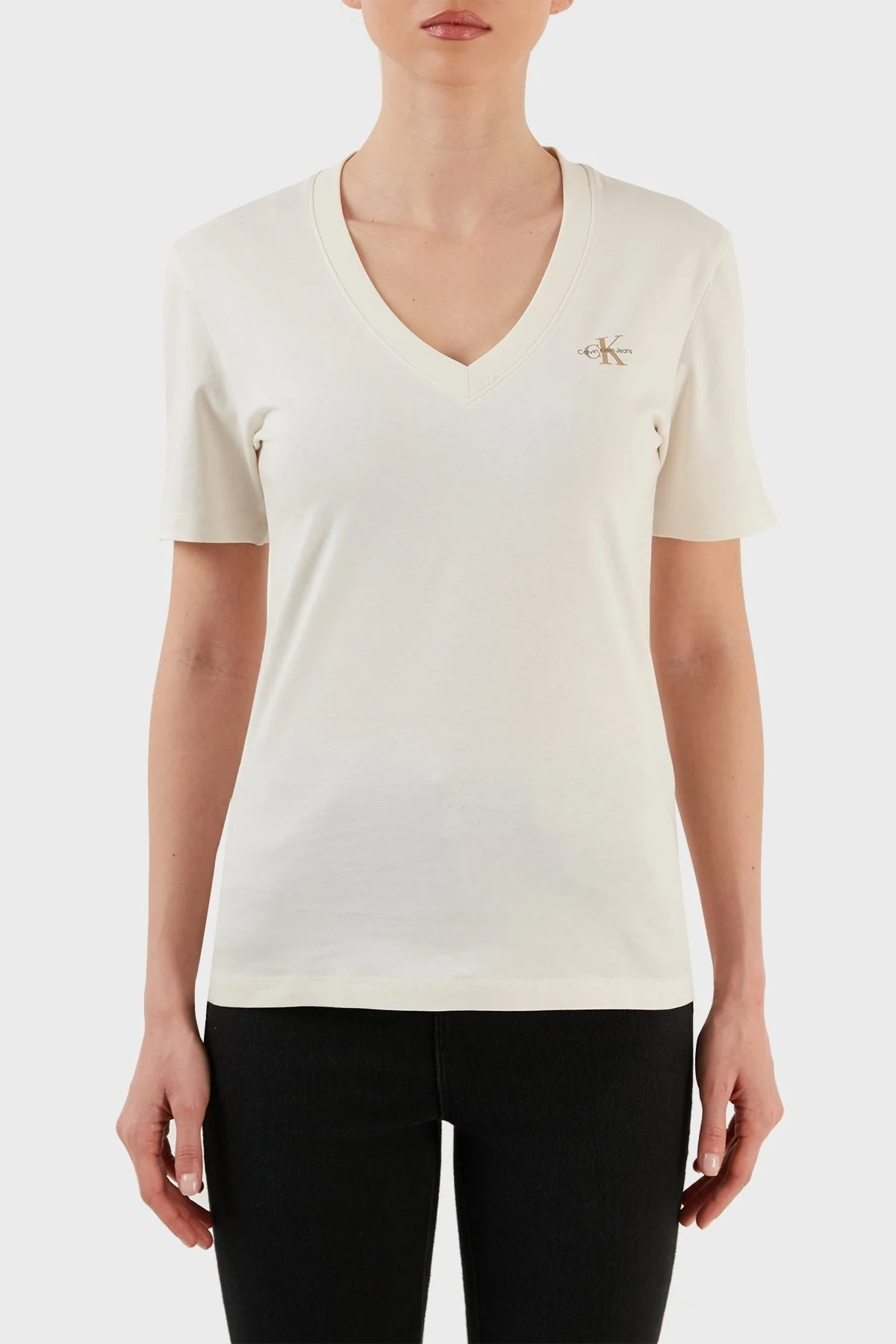 Calvin Klein Logolu Slim Fit V Yaka % 100 Pamuk J20J220303YBI Bayan T Shirt J20J220303 YBI BEYAZ - 1