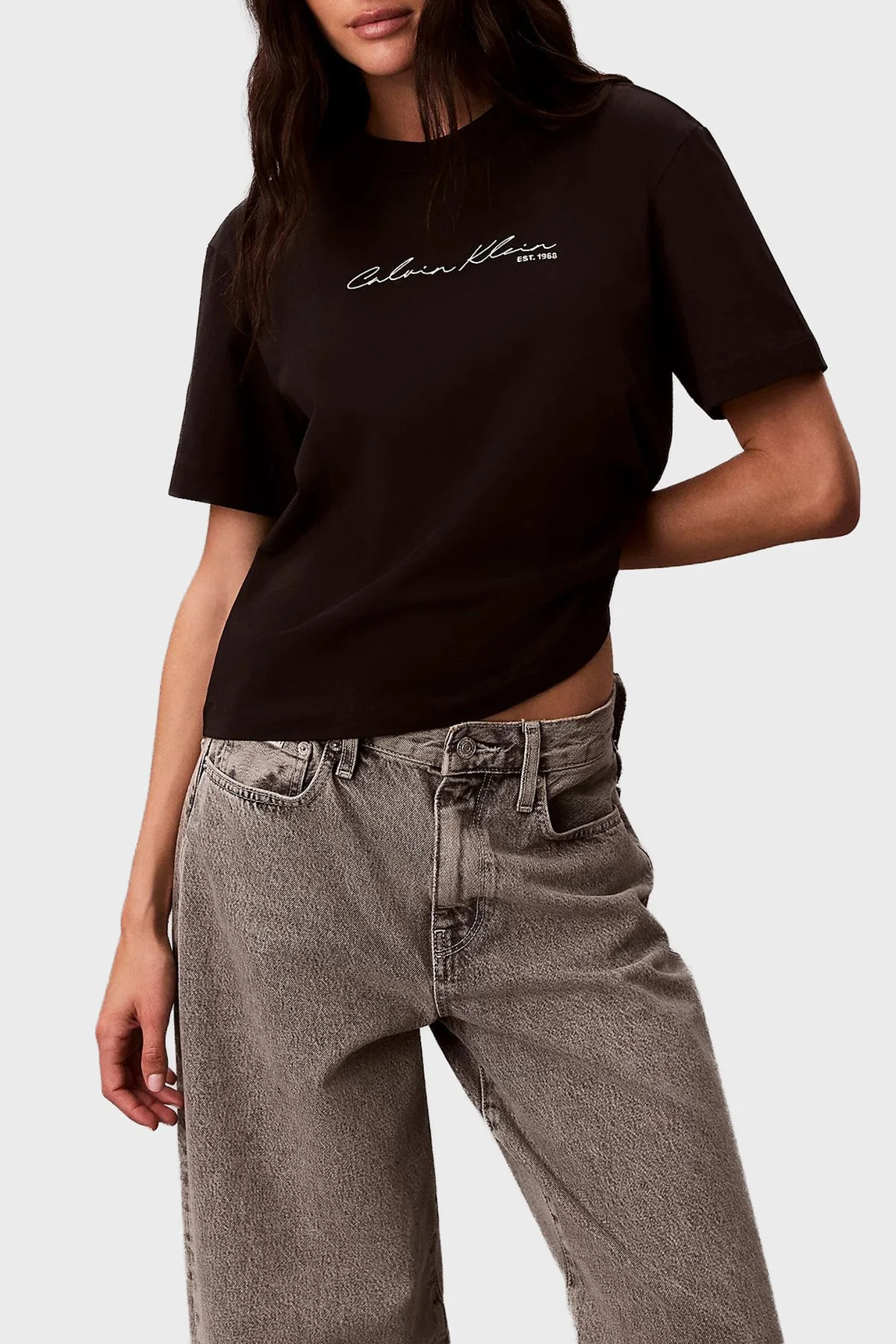 Calvin Klein Logolu Relaxed Fit Bisiklet Yaka LV047F820GUB1 Kadın T Shirt LV047F820G UB1 SİYAH - 5