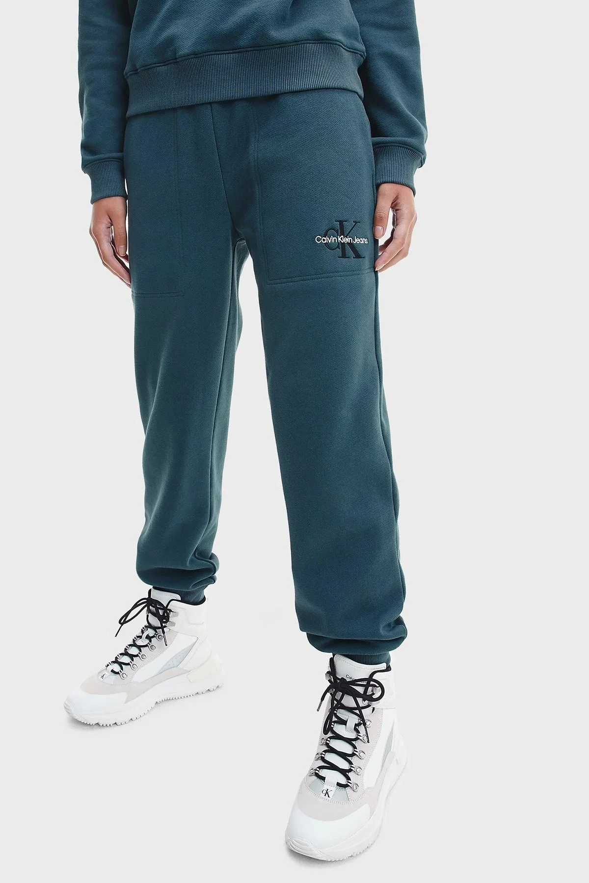 Calvin Klein Logolu Relaxed Fit Pamuklu Jogger Bayan Pantolon J20J218971 L7E HAKİ - 1