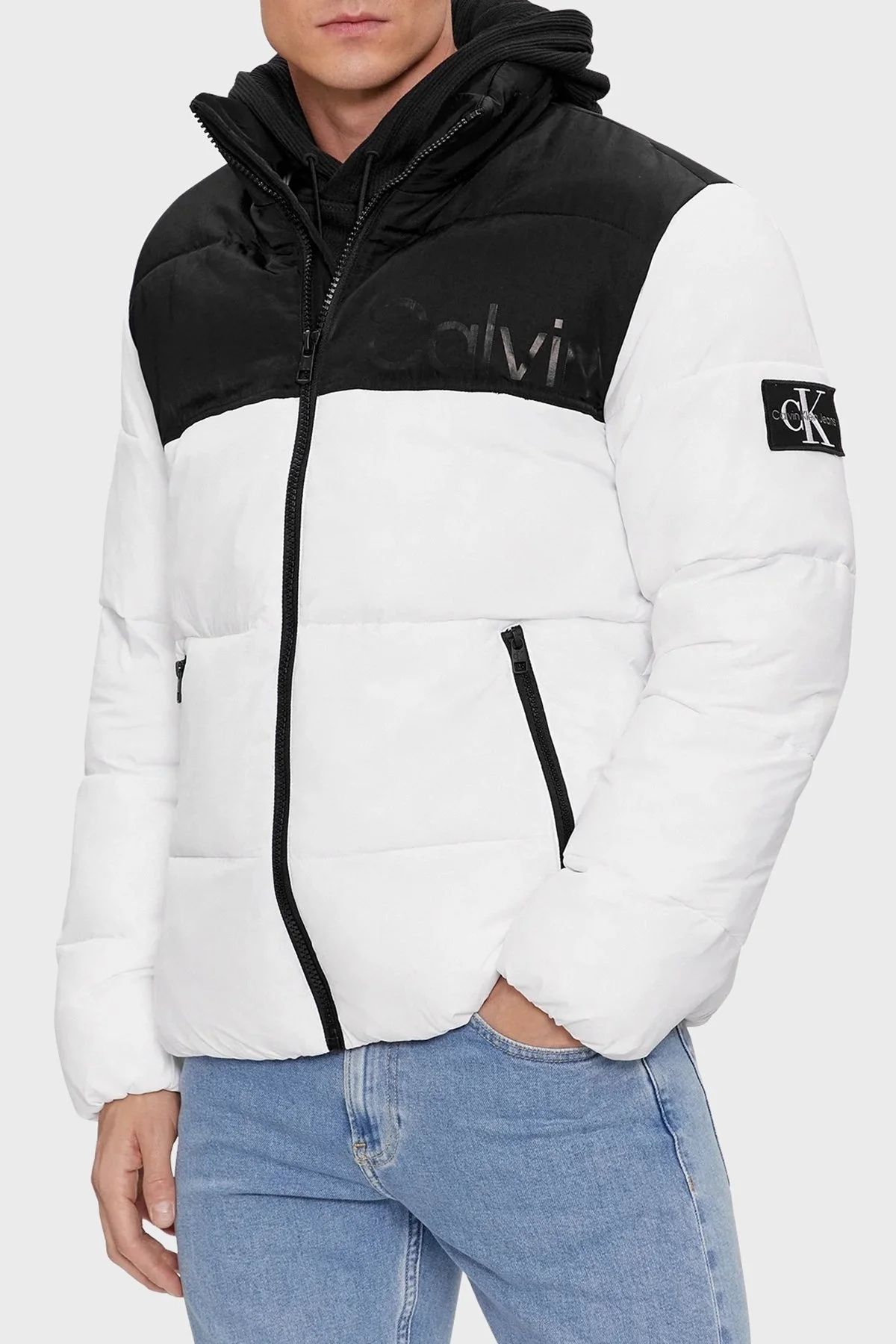 Calvin Klein Logolu Renk Bloklu Dik Yaka Su İtici J30J324667YAF Erkek Mont J30J324667 YAF BEYAZ - 1