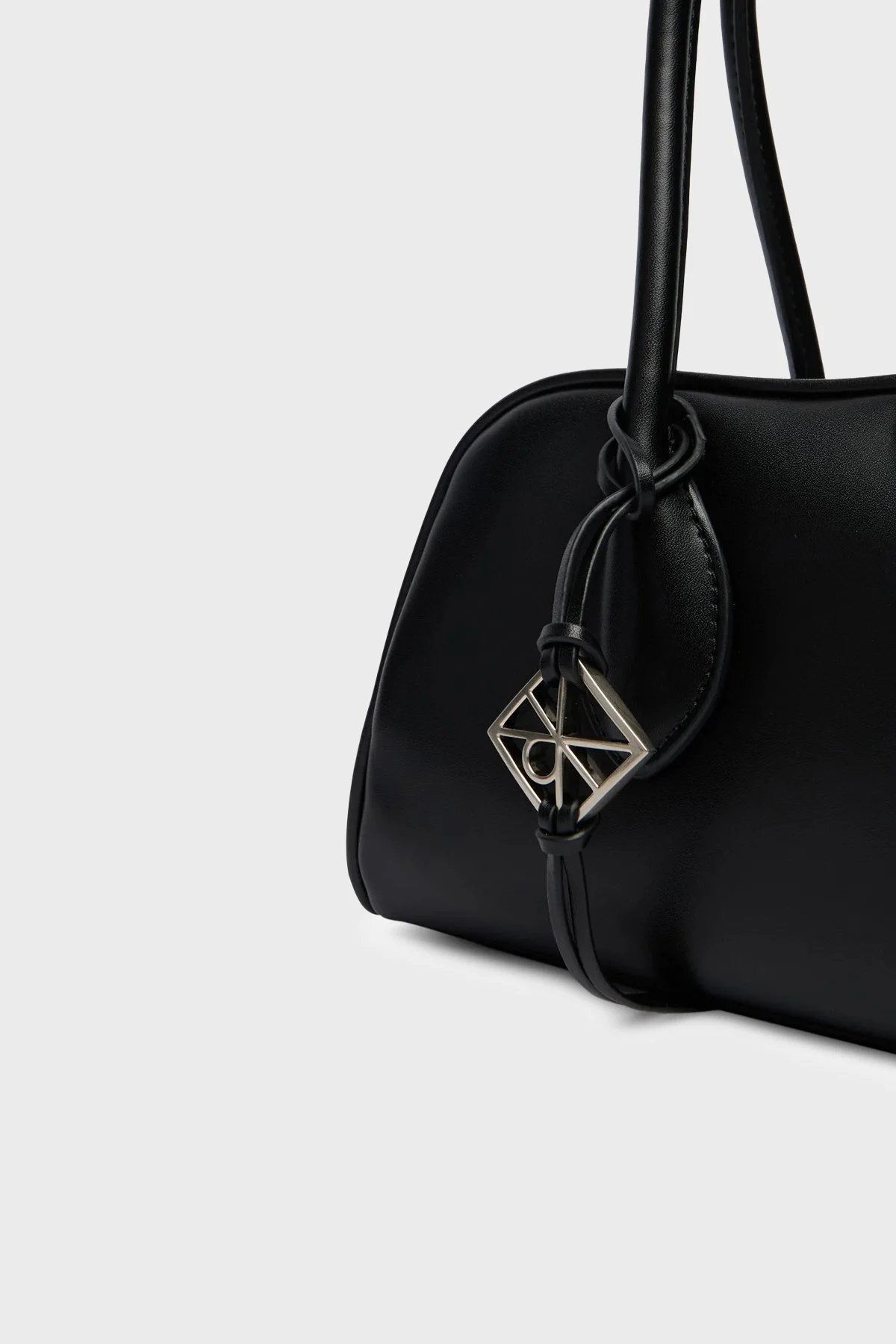 Calvin Klein Logolu Sabit Askılı LV04F3369GUB1 Bayan Çanta LV04F3369G UB1 SİYAH - 5