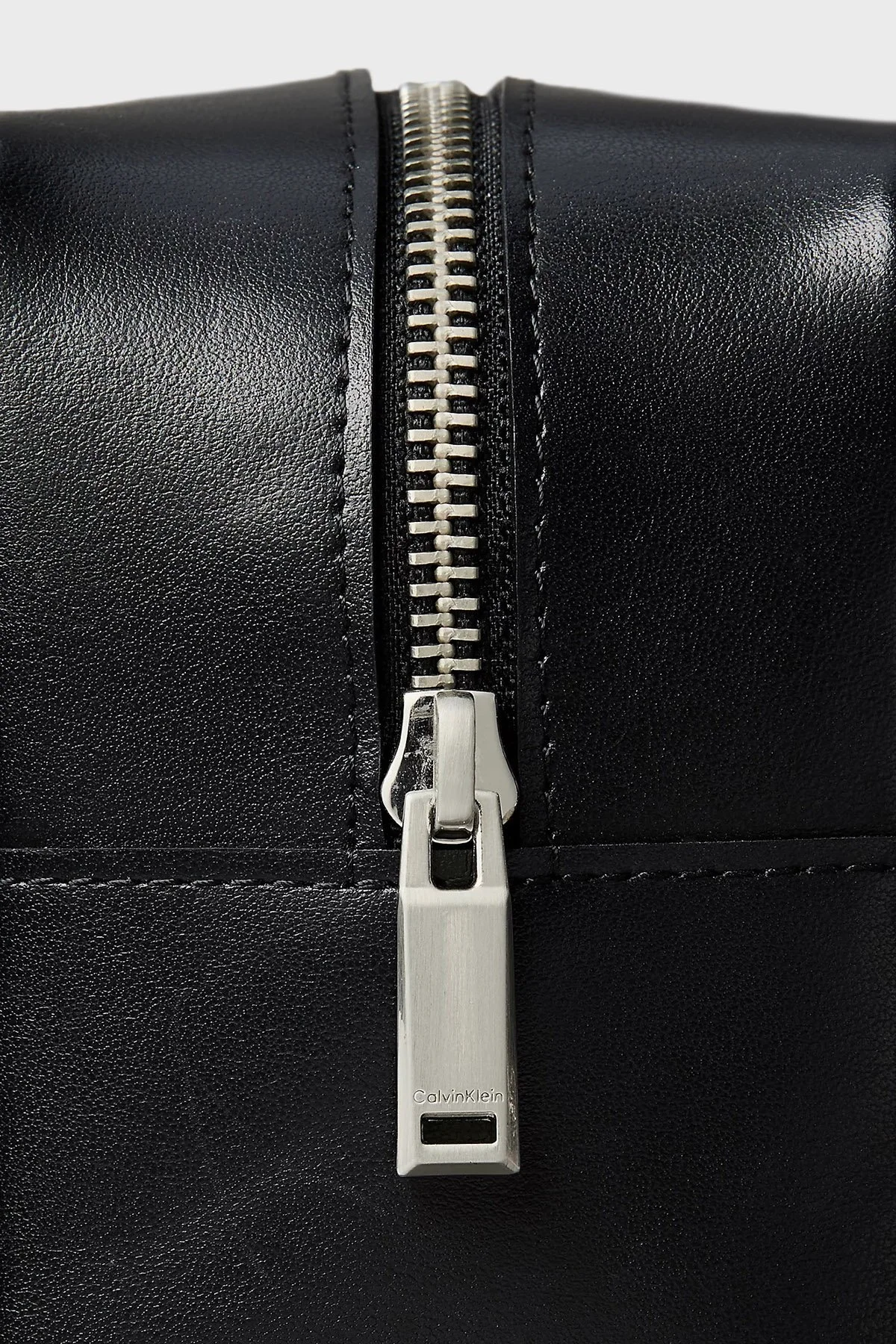 Calvin Klein Logolu Sabit Tutma Saplı LV04D1090GUB1 Erkek Çanta LV04D1090G UB1 SİYAH - 4