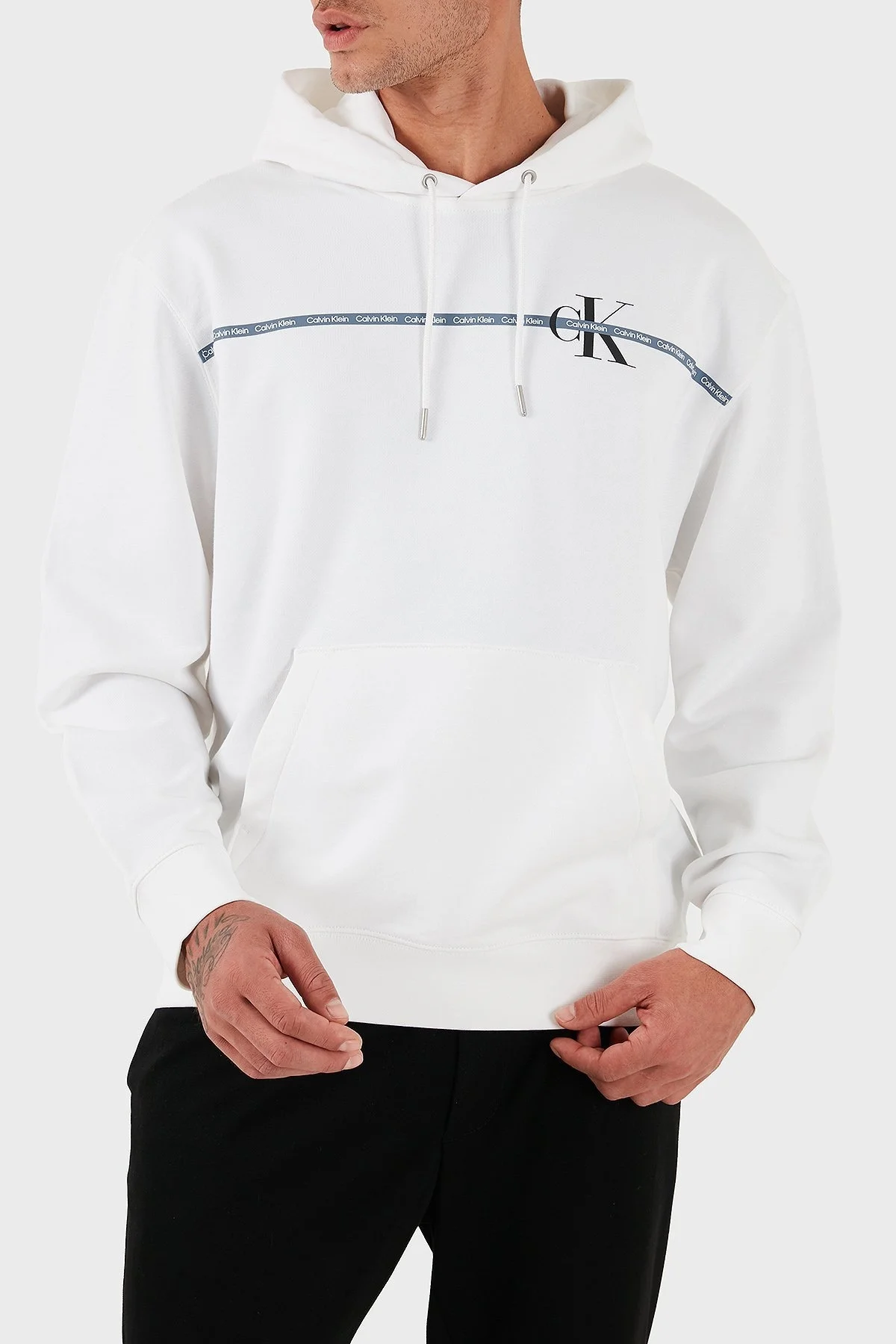 Calvin Klein Logolu Şerit Detaylı Regular Fit Kapüşonlu LV04RC289GYAF Erkek Sweat LV04RC289G YAF BEYAZ - 1