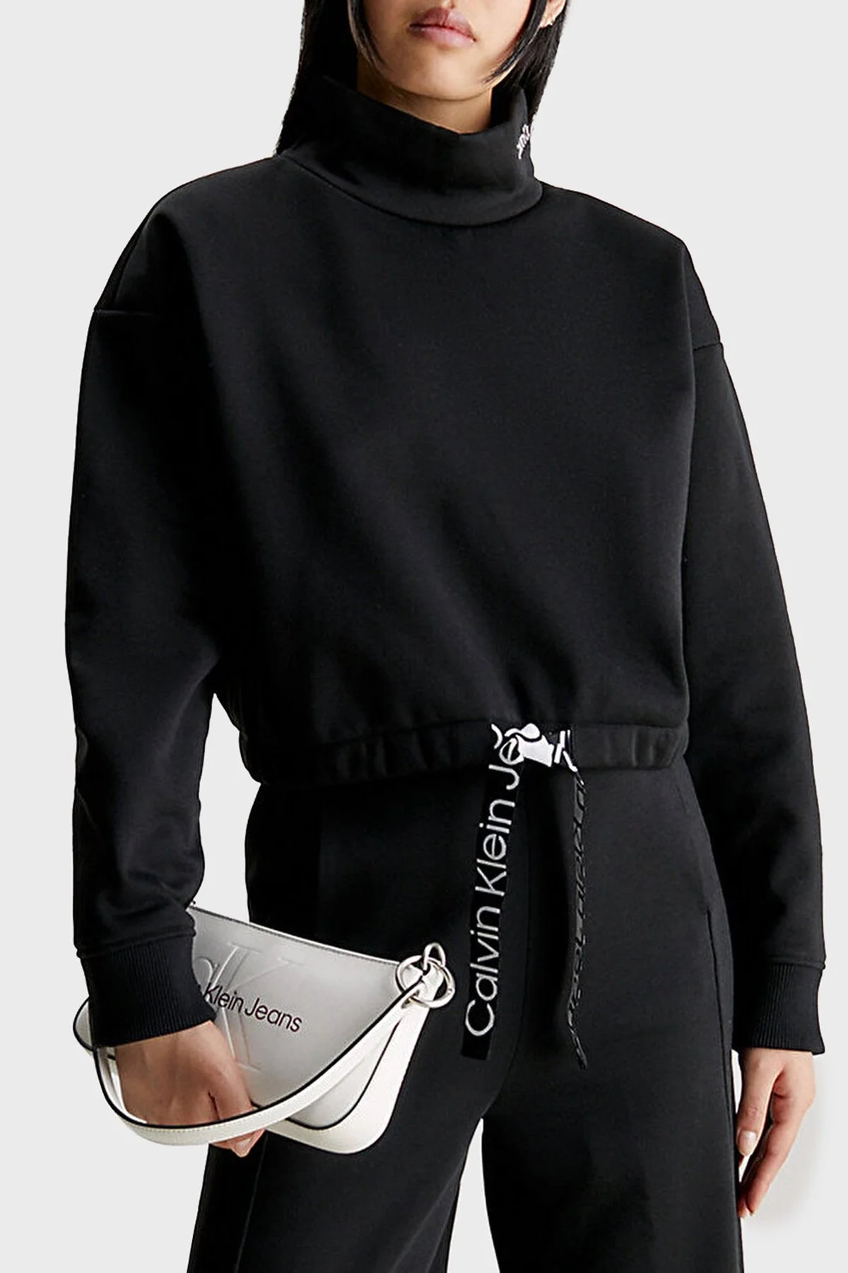 Calvin Klein Logolu Şeritli Dik Yaka Crop J20J221946BEH Bayan Sweat J20J221946 BEH SİYAH - 1