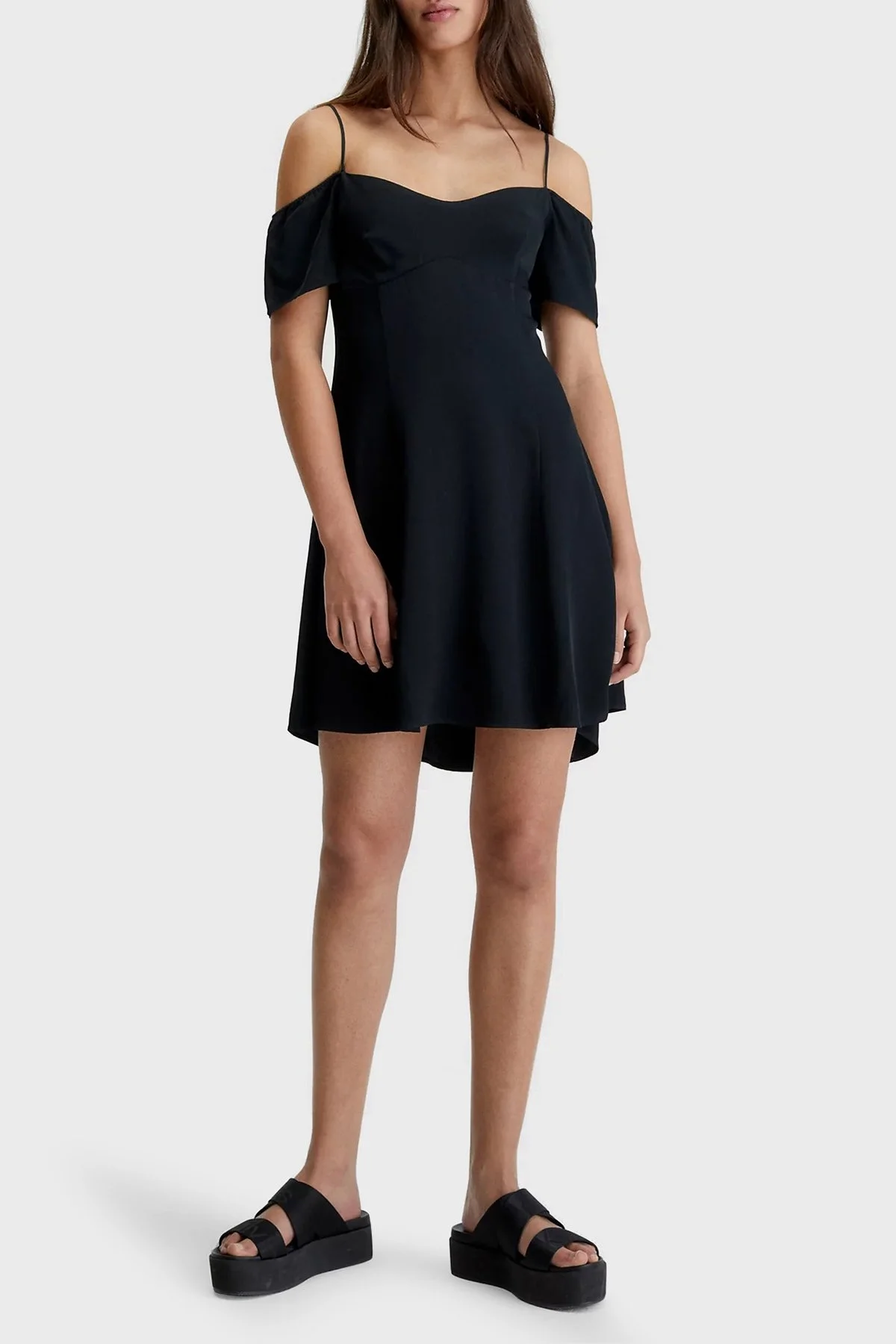 Calvin Klein Logolu Sırt Dekolteli İp Askılı Mini Bayan Elbise J20J221073 BEH SİYAH - 1