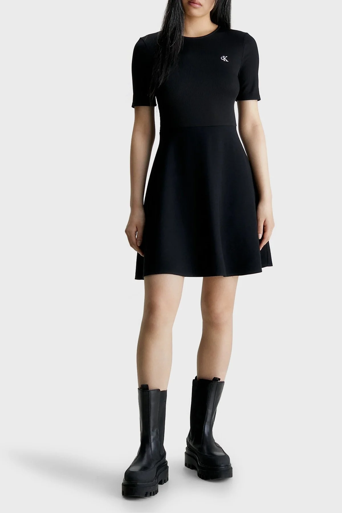 Calvin Klein Logolu Sırt Dekolteli Slim Fit Mini J20J221908BEH Bayan Elbise J20J221908 BEH SİYAH - 1