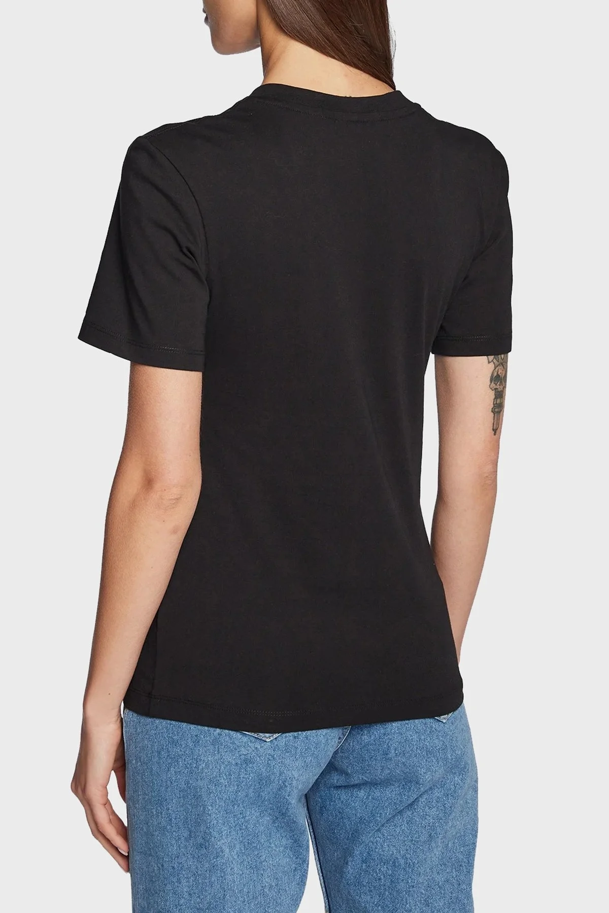 Calvin Klein Logolu Slim Fit V Yaka % 100 Pamuk Bayan T Shirt J20J220303 BEH SİYAH - 2