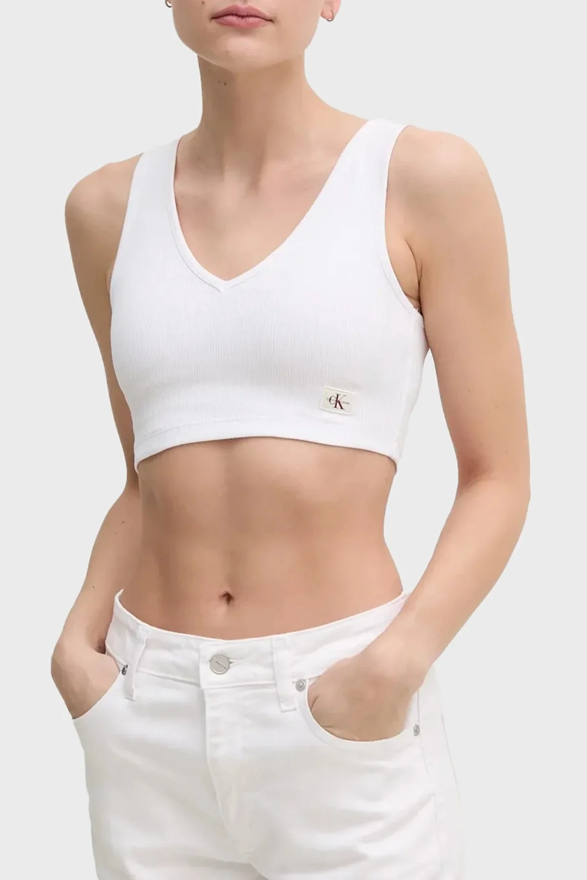 Calvin Klein Logolu Streç Pamuklu Slim Fit V Yaka J20J225308YAA Bayan Top J20J225308 YAA BEYAZ - 6