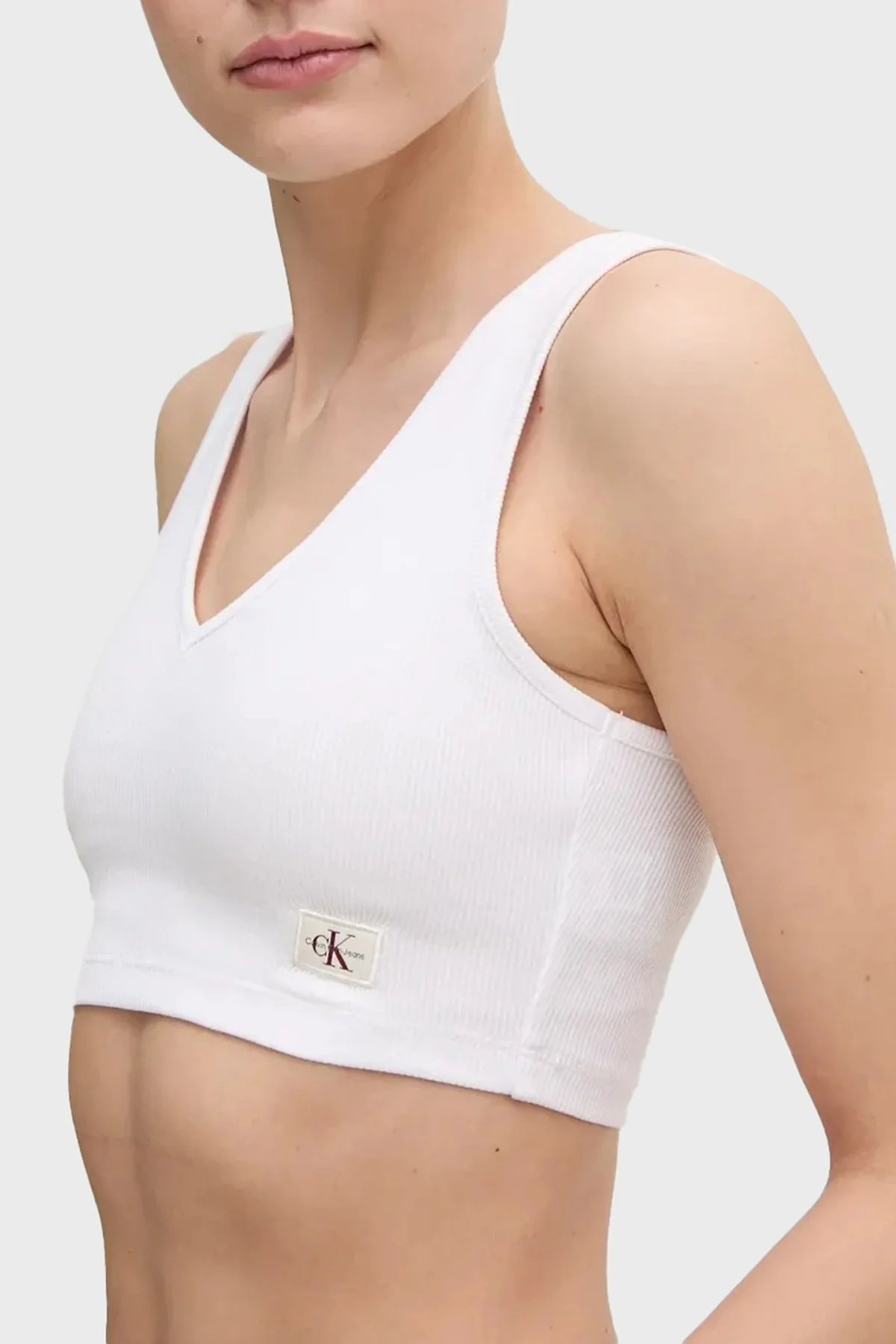 Calvin Klein Logolu Streç Pamuklu Slim Fit V Yaka J20J225308YAA Bayan Top J20J225308 YAA BEYAZ - 9