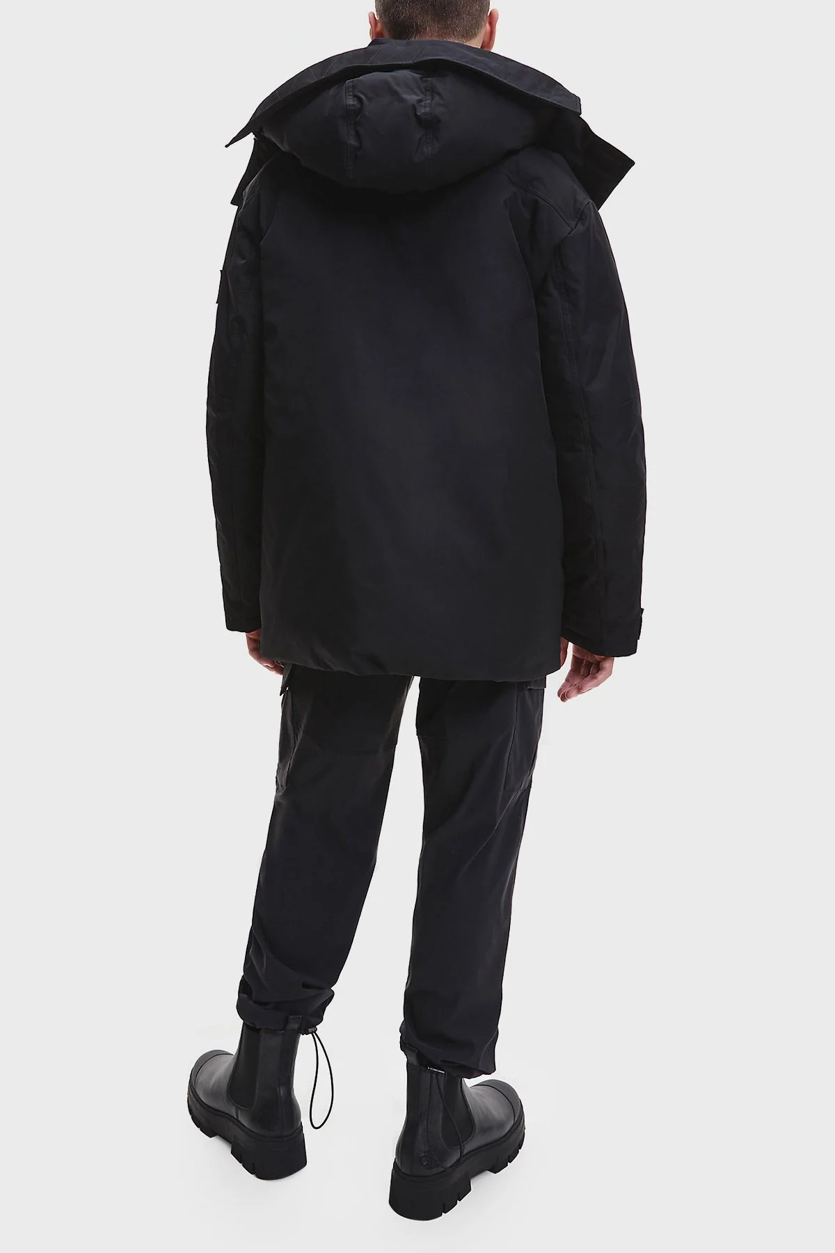 Calvin Klein Logolu Su Geçirmez Çıkarılabilir Kapüşonlu Regular Fit Erkek Mont J30J321969 BEH SİYAH - 4