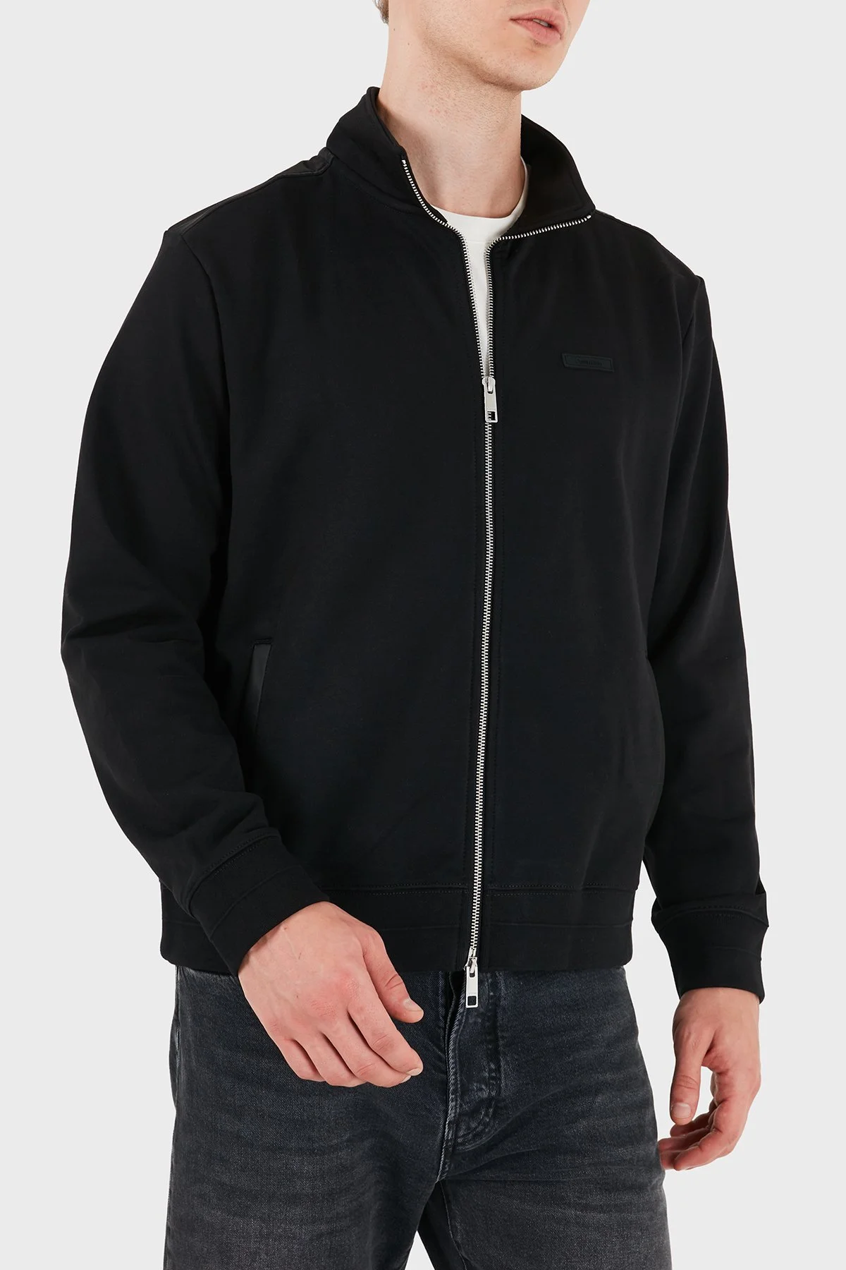 Calvin Klein Logolu Su İtici Relaxed Fit Dik Yaka Fermuarlı Erkek Sweat LV04LH220G UB1 Siyah - 4