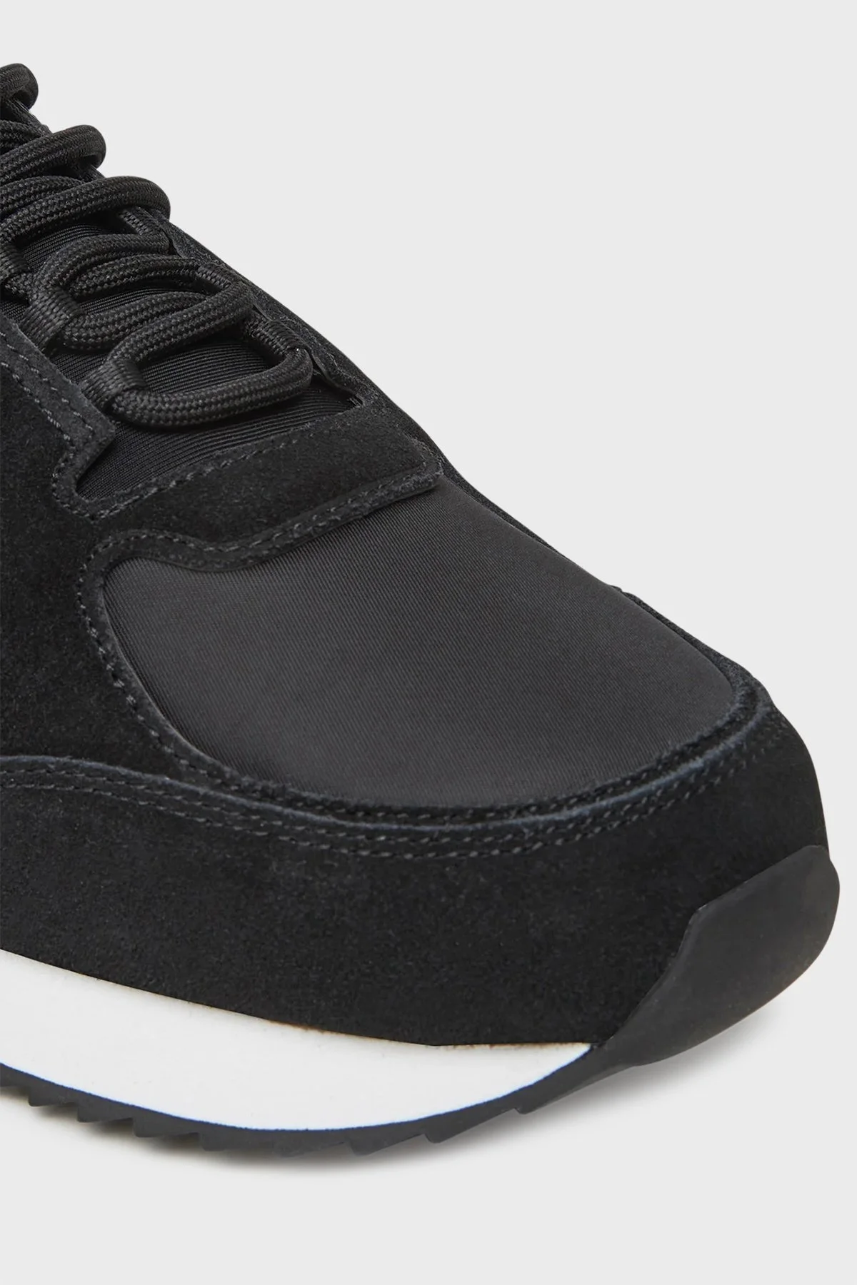 Calvin Klein Logolu Süet Detaylı Sneaker YM0YM013260GM Erkek Ayakkabı YM0YM01326 0GM SİYAH-BEYAZ - 5