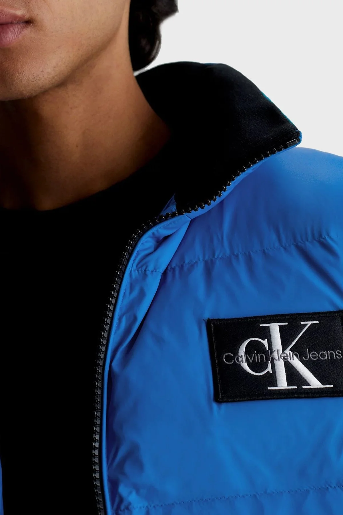 Calvin Klein Logolu Suya Dayanıklı Dik Yaka Regular Fit Şişme Erkek Yelek J30J323473 C6X MAVİ - 4