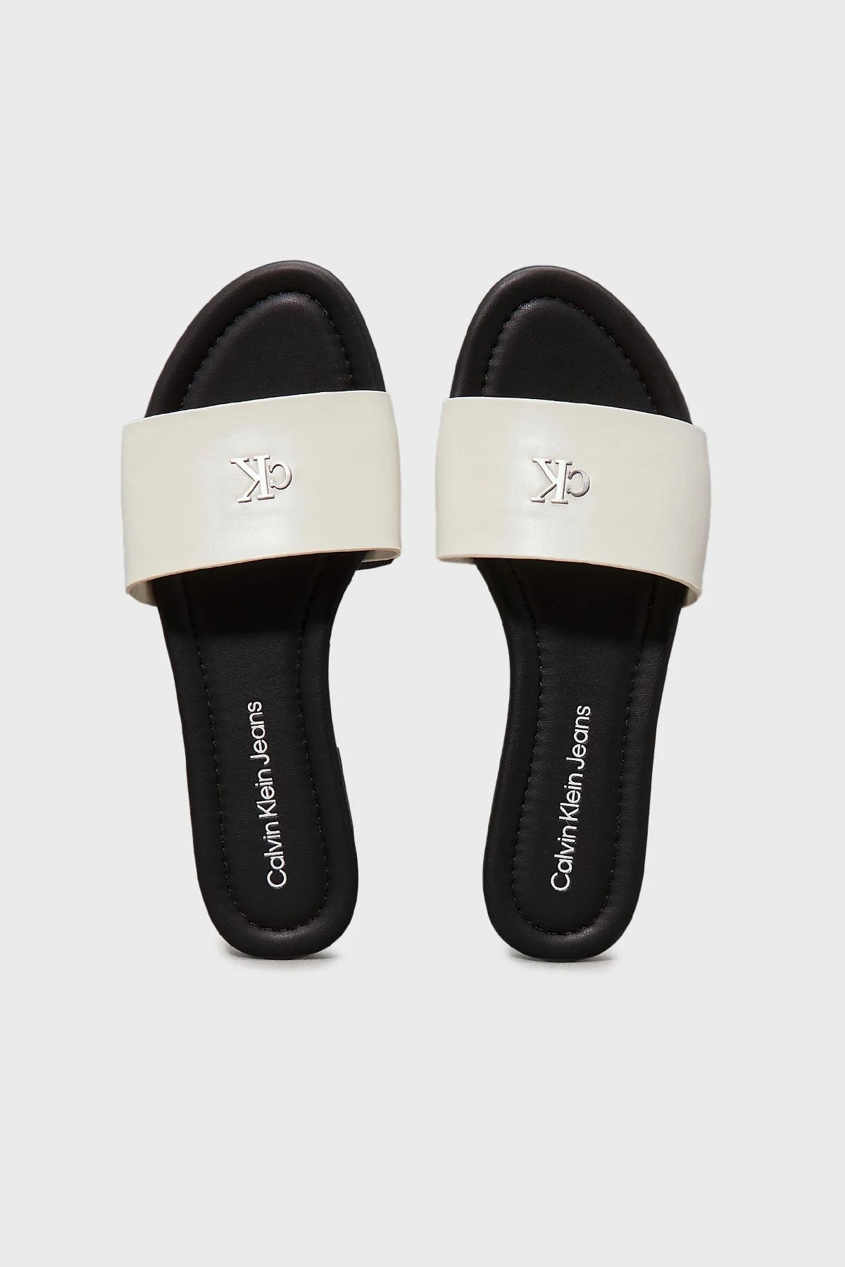 Calvin Klein Logolu Tek Bant YW0YW01697CJH Bayan Terlik YW0YW01697 CJH SİYAH-BEYAZ - 11