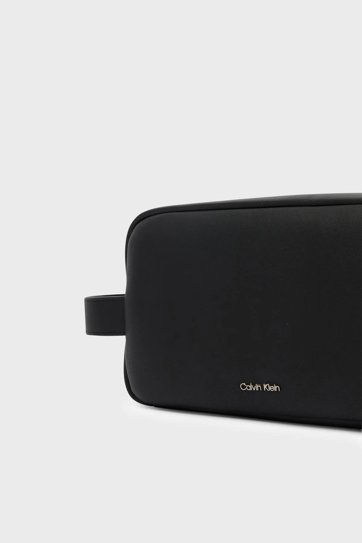 Calvin Klein Logolu Tek Saplı Erkek Traş Çantası LV04D1227G UB1 SİYAH - 4
