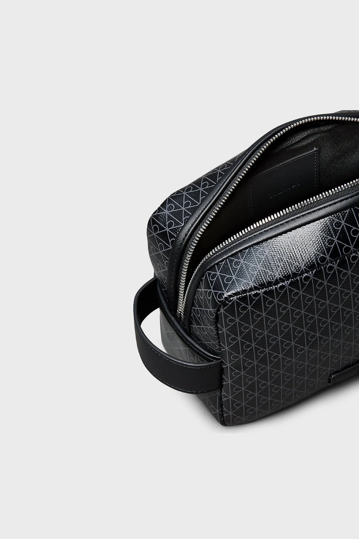 Calvin Klein Logolu Tek Saplı LV04D1082GUB1 Erkek Traş Çantası LV04D1082G UB1 SİYAH - 3