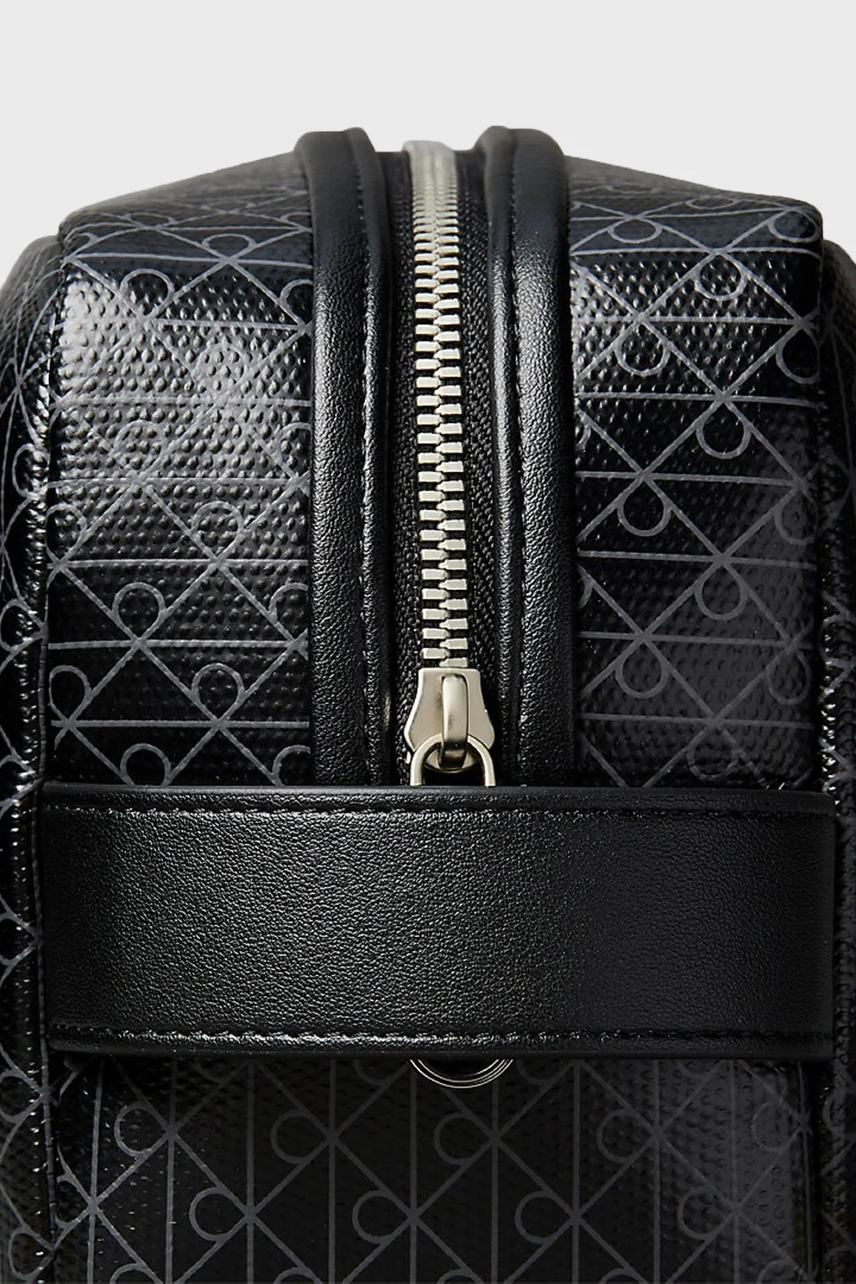 Calvin Klein Logolu Tek Saplı LV04D1082GUB1 Erkek Traş Çantası LV04D1082G UB1 SİYAH - 4