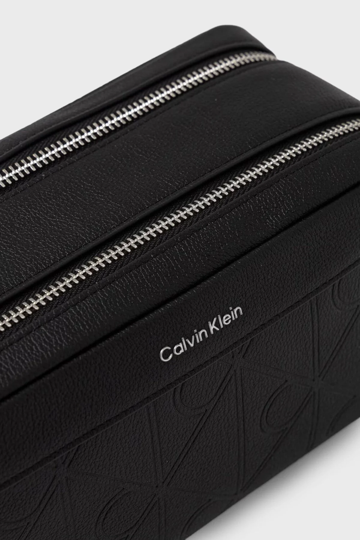 Calvin Klein Logolu Tek Saplı LV04D1219GUB1 Erkek Traş Çantası LV04D1219G UB1 SİYAH - 3