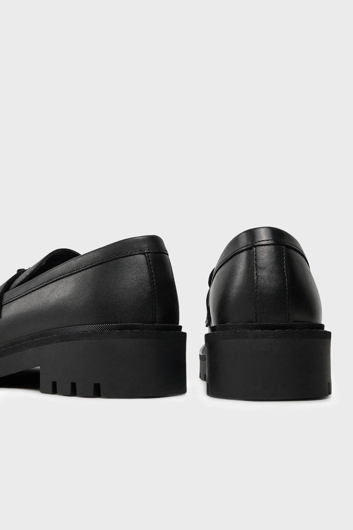 Calvin Klein Logolu Tırtıklı Kalın Taban Loafer YW0YW016820GJ Bayan Ayakkabı YW0YW01682 0GJ SİYAH - 5