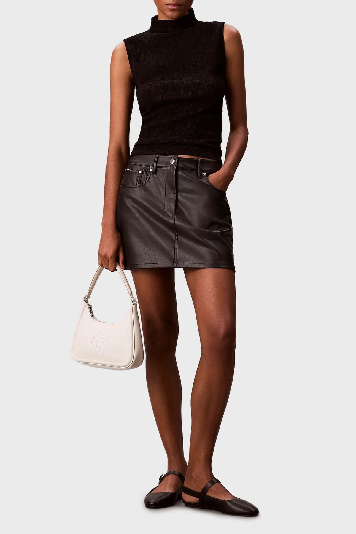 Calvin Klein Logolu Tutma Saplı Mini LV04F3230GFUP Bayan Çanta LV04F3230G FUP BEYAZ - 2