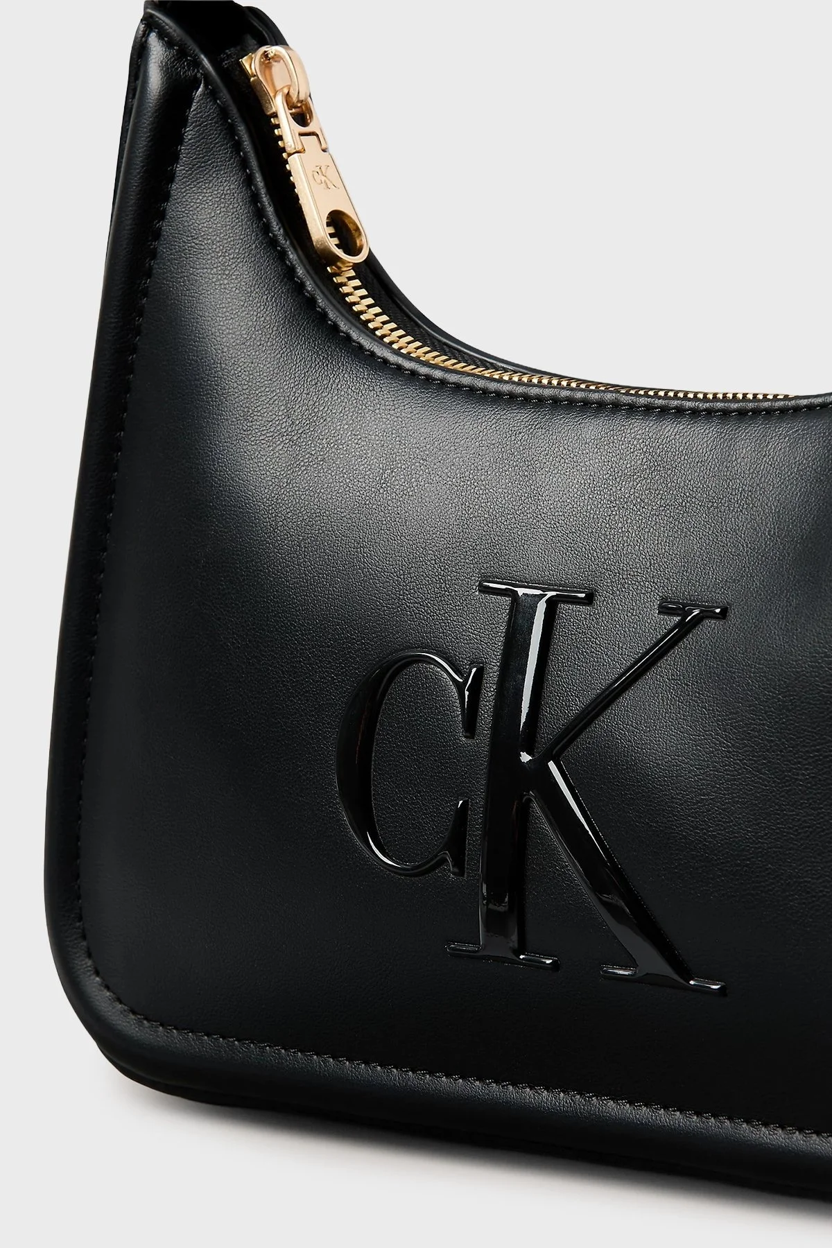 Calvin Klein Logolu Tutma Saplı Mini LV04F3230GUB1 Bayan Çanta LV04F3230G UB1 SİYAH - 5