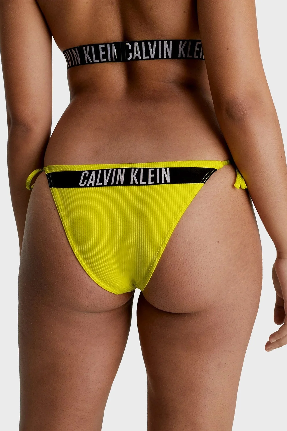 Calvin Klein Logolu Yanları Bağcıklı KW0KW01985LRF Bayan Bikini Altı KW0KW01985 LRF SARI - 2