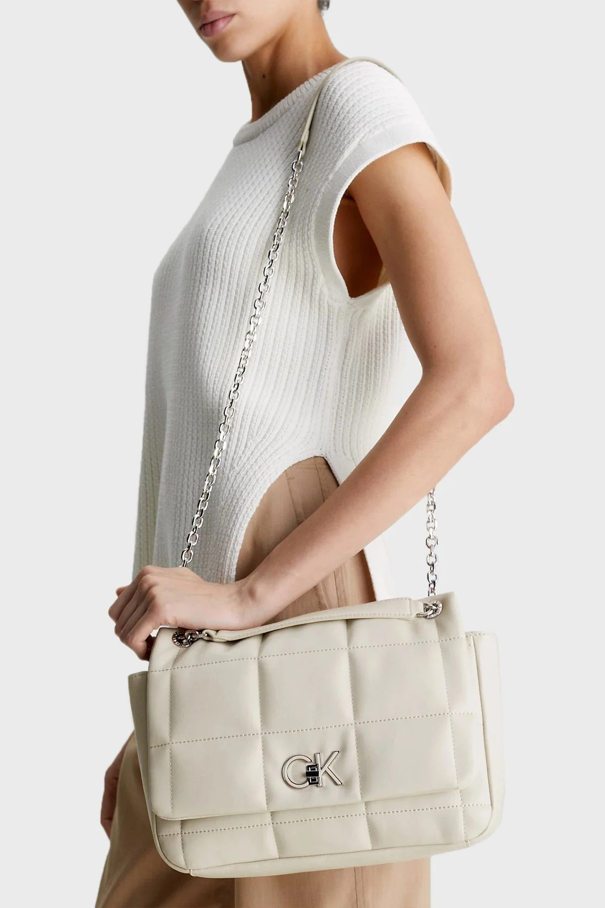 Calvin Klein logolu Zincir Askılı K60K610454PEA Bayan Çanta K60K610454 PEA BEJ - 3