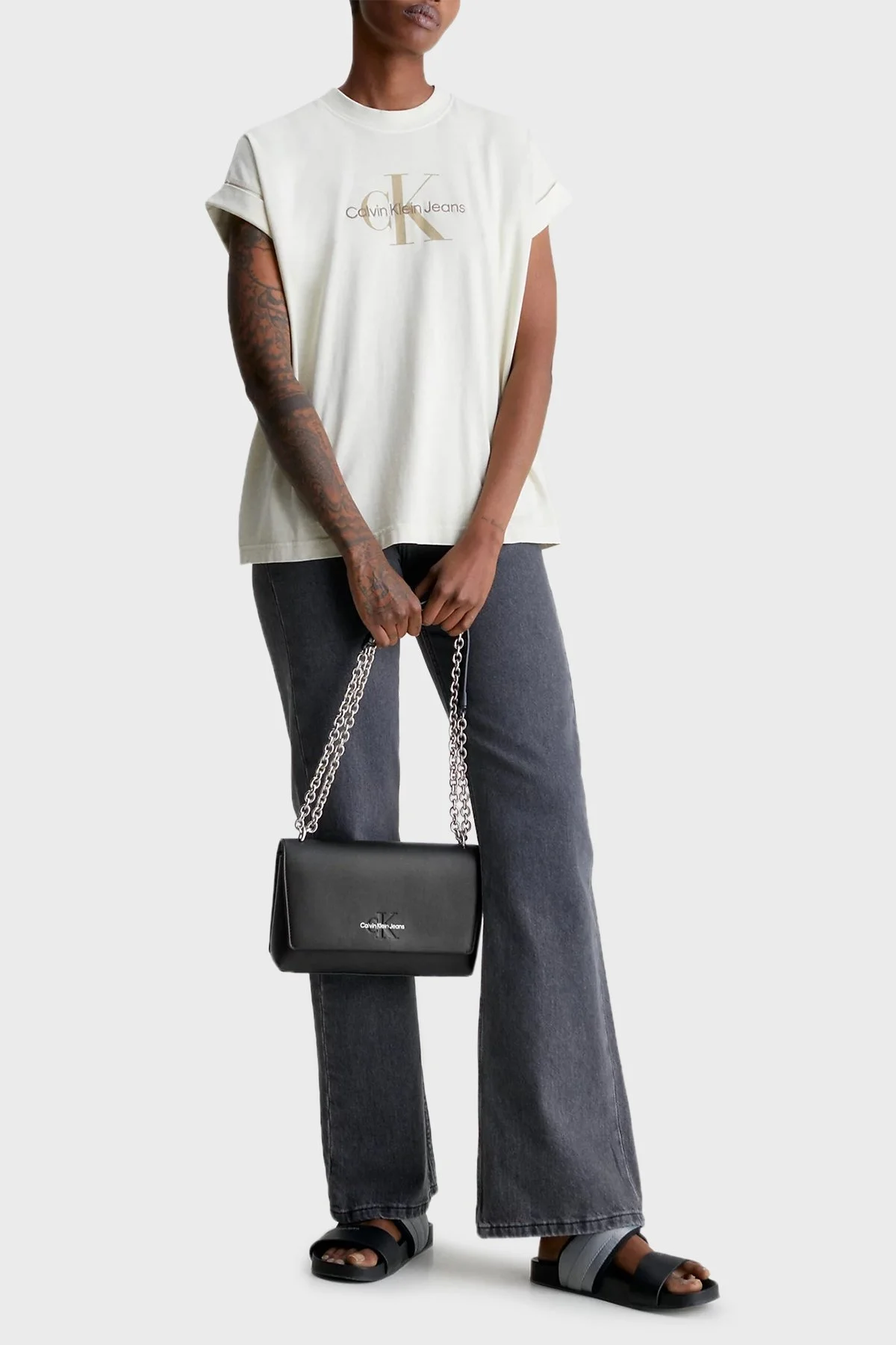 Calvin Klein Logolu Zincir Askılı K60K610562BDS Bayan Çanta K60K610562 BDS SİYAH - 2