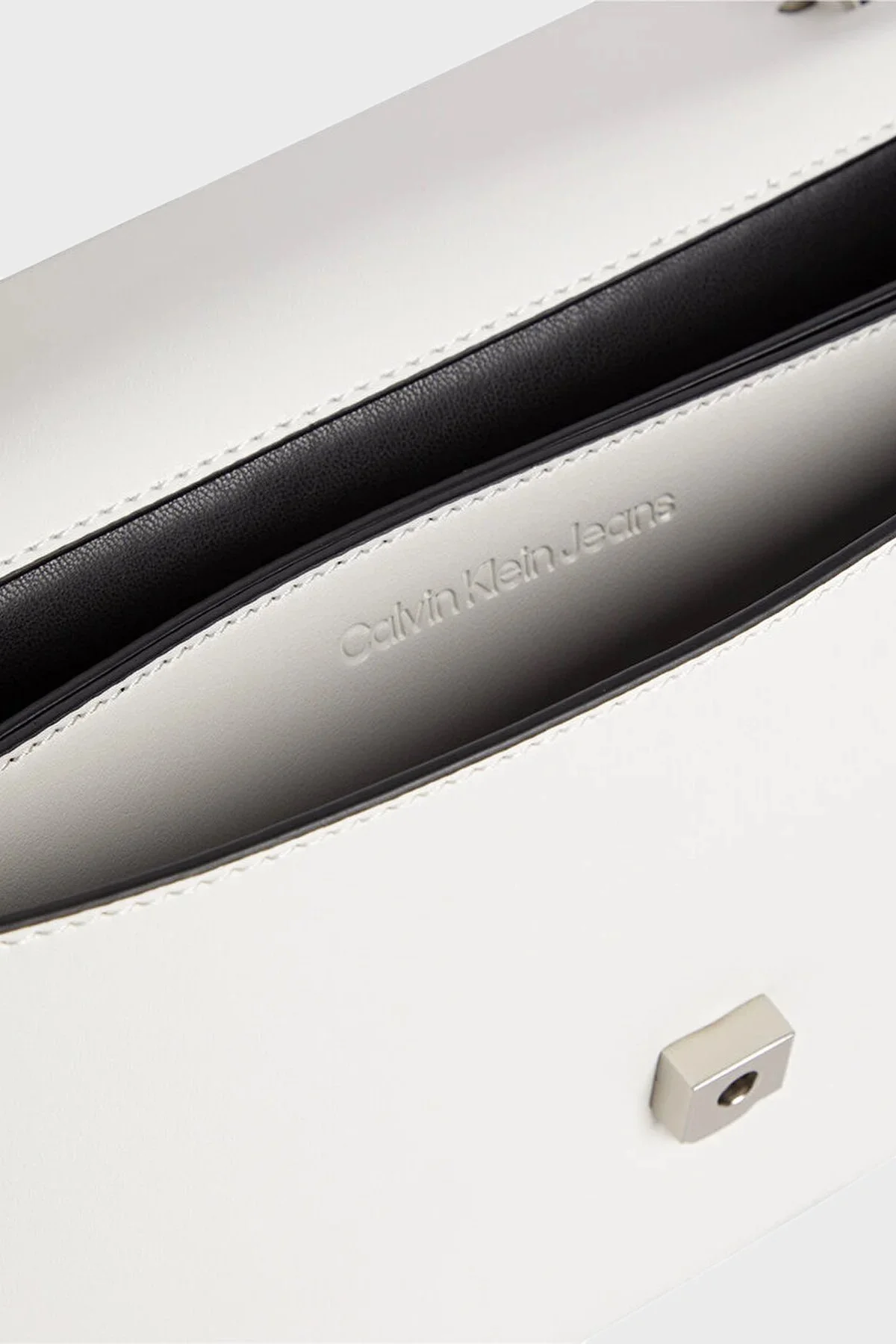 Calvin Klein Logolu Zincir Askılı K60K610562YBH Bayan Çanta K60K610562 YBH BEYAZ - 5