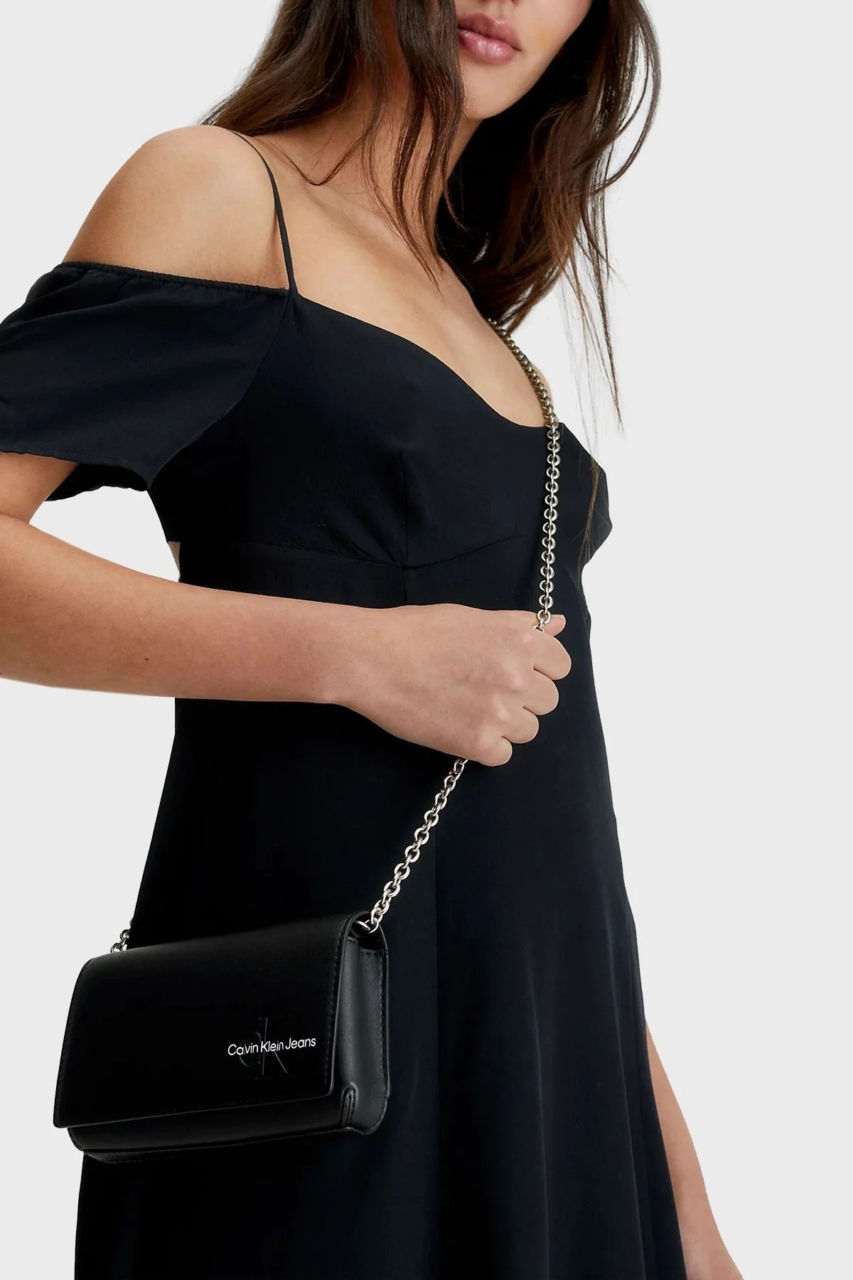 Calvin Klein Logolu Zincir Askılı K60K610703BDS Bayan Çanta K60K610703 BDS SİYAH - 3