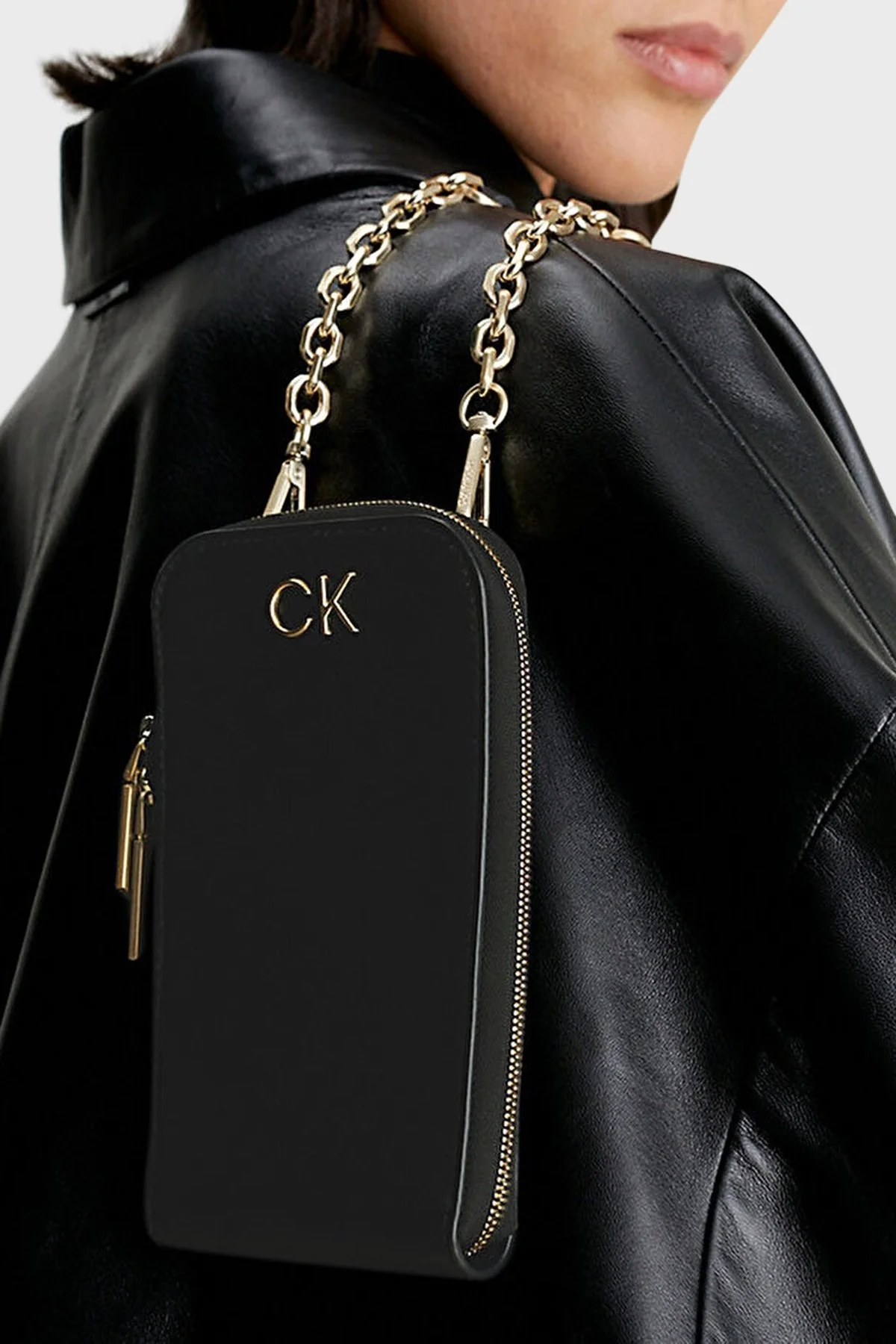 Calvin Klein Logolu Zincir Askılı K60K611100BEH Bayan Telefon Çantası K60K611100 BEH SİYAH - 3