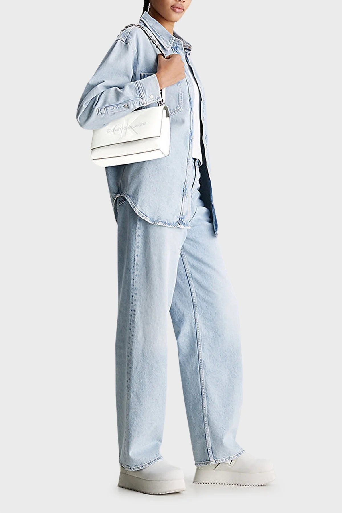 Calvin Klein Logolu Zincir Askılı K60K6118660LI Bayan Çanta K60K611866 0LI BEYAZ-GÜMÜŞ - 3