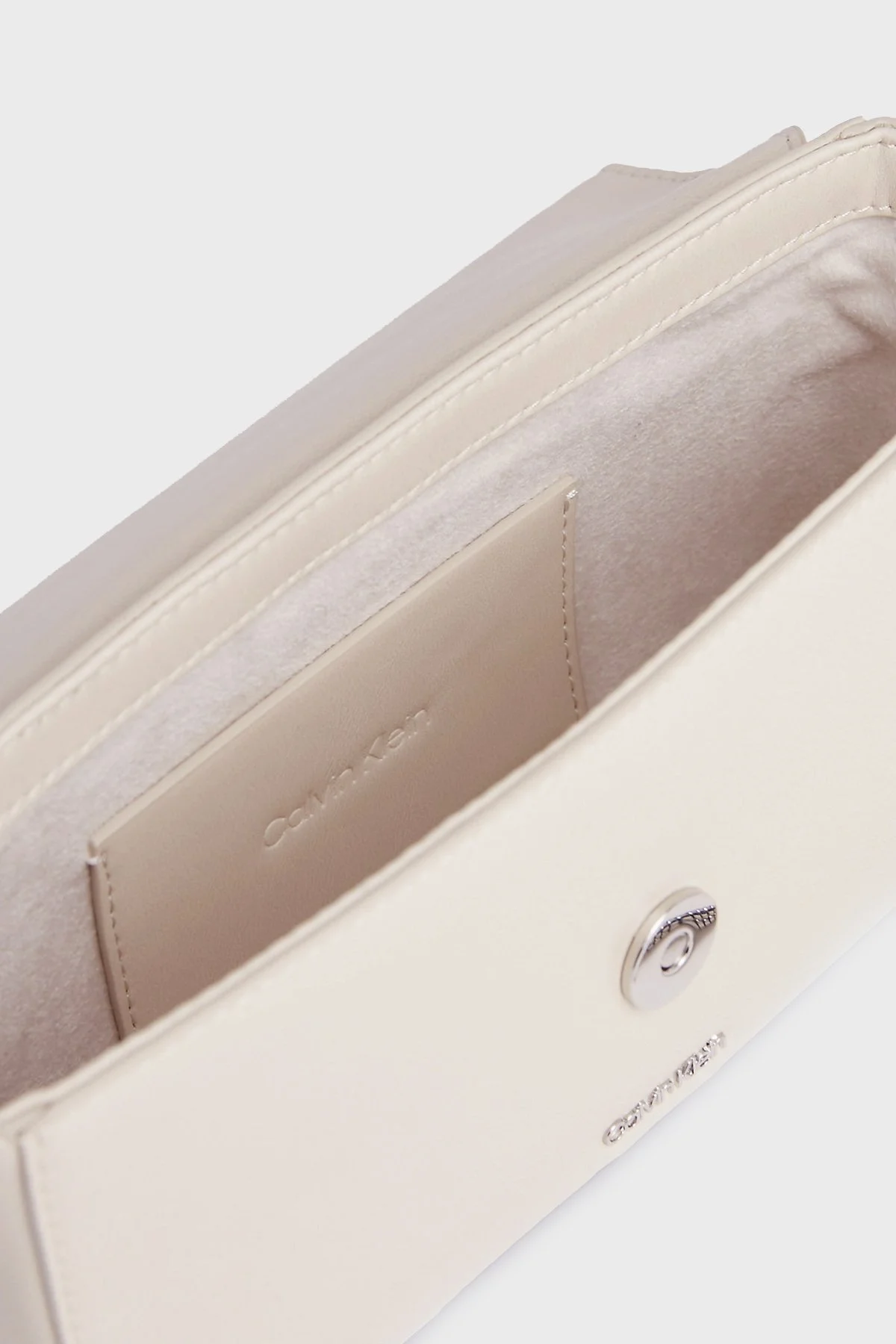 Calvin Klein Logolu Zincir Askılı K60K611990PC4 Bayan Çanta K60K611990 PC4 EKRU - 5