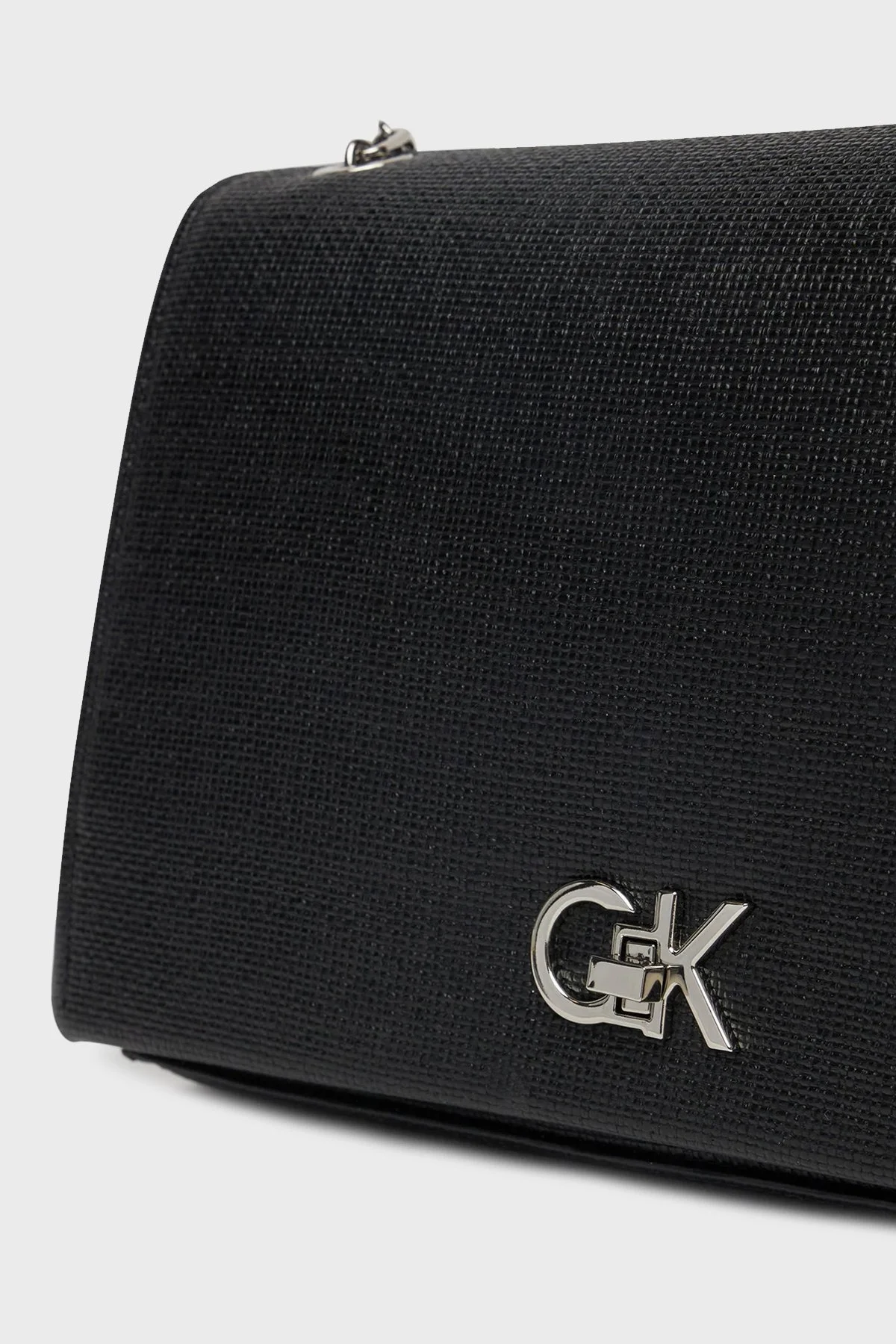 Calvin Klein Logolu Zincir Askılı K60K613177BEH Bayan Çanta K60K613177 BEH SİYAH - 9