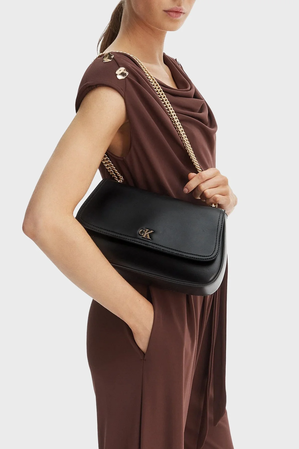 Calvin Klein Logolu Zincir Askılı LV04F3171GUB1 Bayan Çanta LV04F3171G UB1 SİYAH - 2