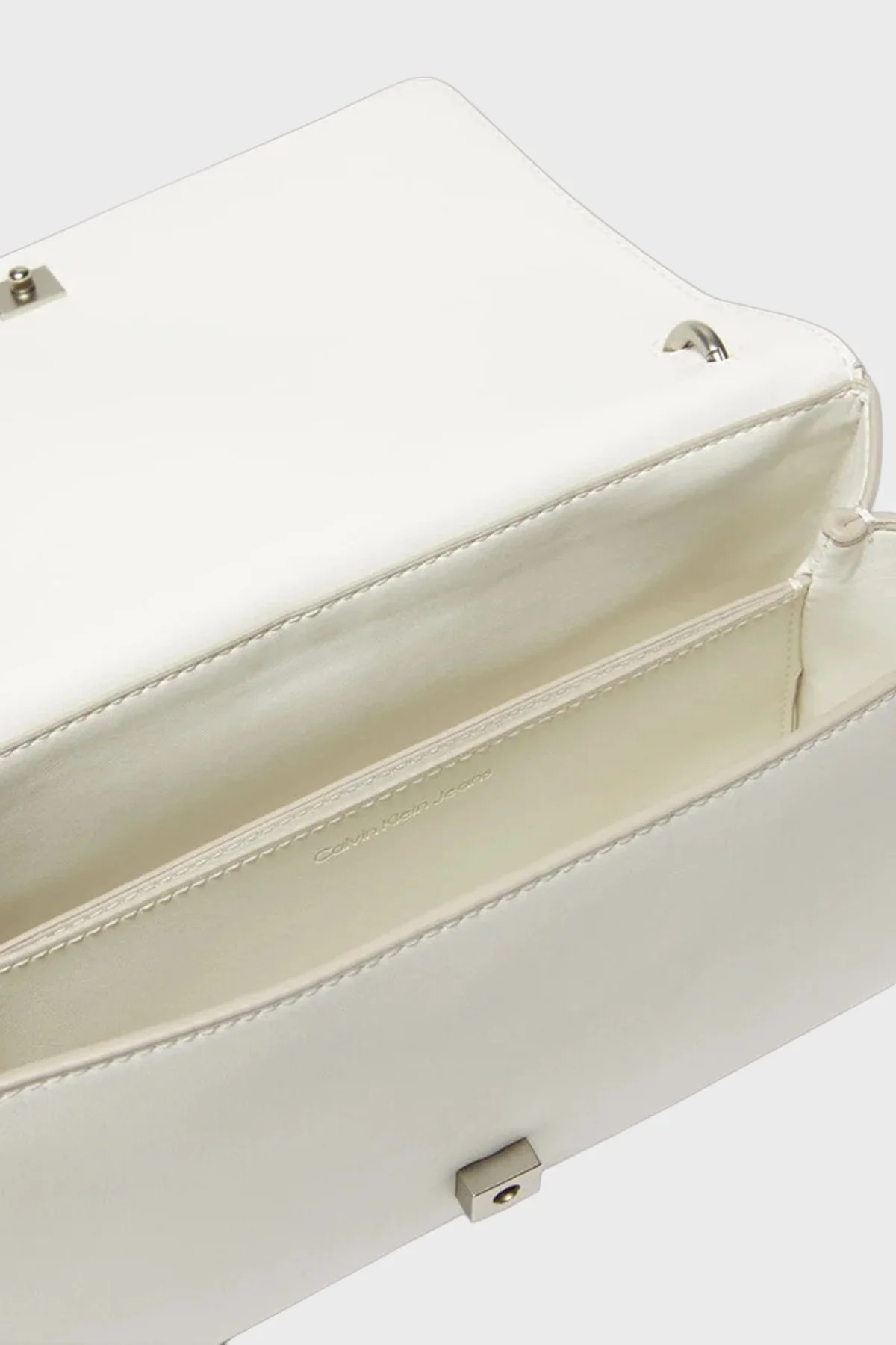 Calvin Klein Logolu Zincir Askılı LV04K3035GFUP Bayan Çanta LV04K3035G FUP BEYAZ - 3