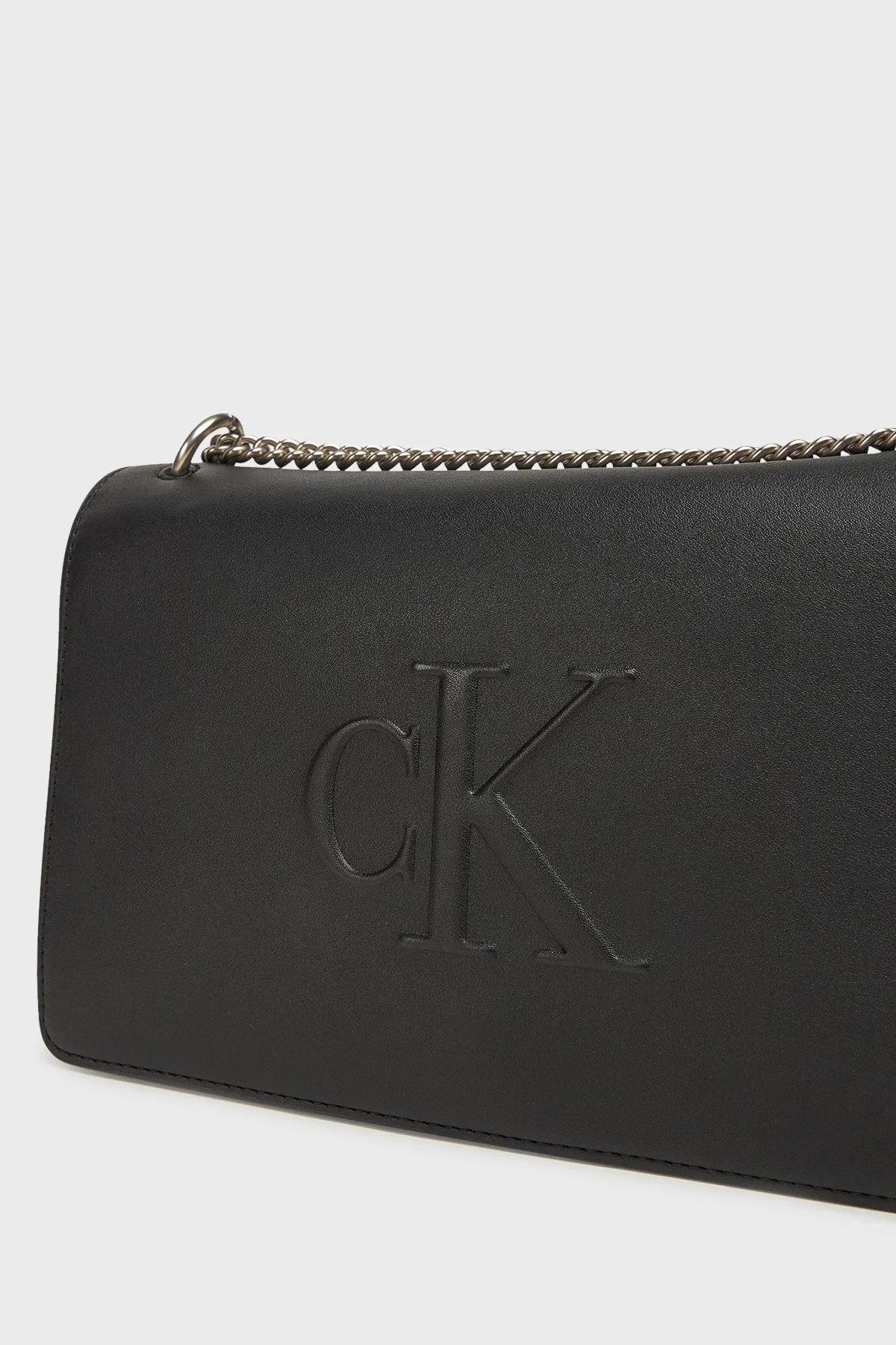 Calvin Klein Logolu Zincir Askılı LV04K3035GUB1 Bayan Çanta LV04K3035G UB1 SİYAH - 4