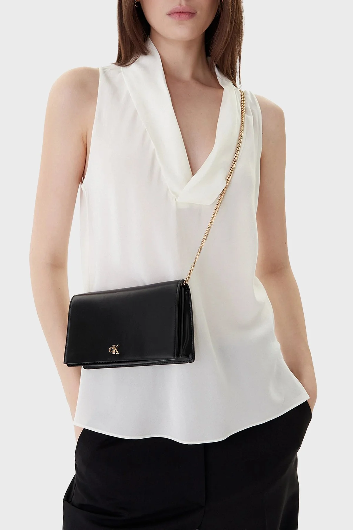 Calvin Klein Logolu Zincir Askılı Portföy LV04F3319GUB1 Bayan Cüzdan LV04F3319G UB1 SİYAH - 2