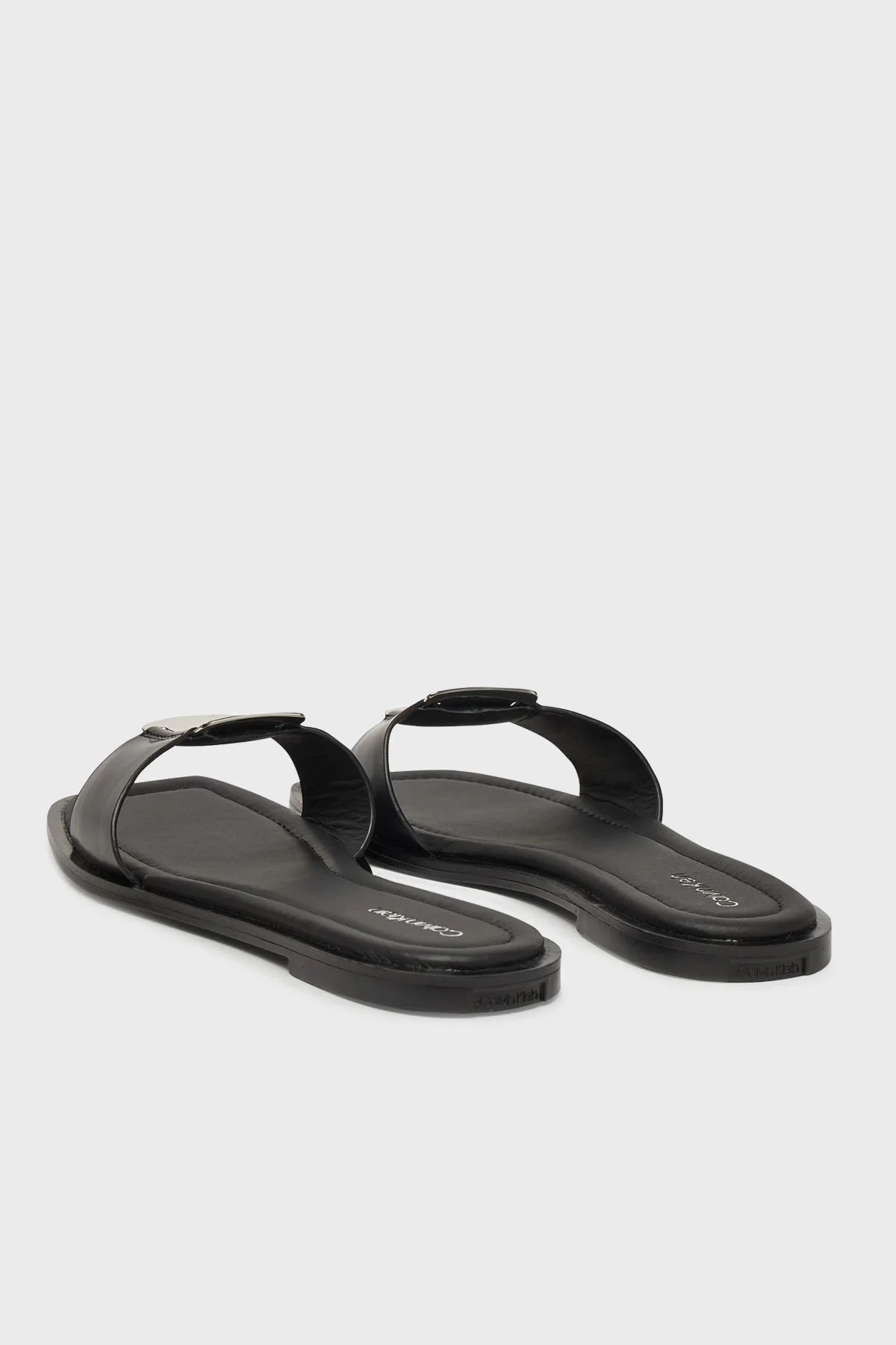 Calvin Klein Metal Logolu Kare Burun Tek Bant HW0HW02482BEH Bayan Terlik HW0HW02482 BEH SİYAH - 10