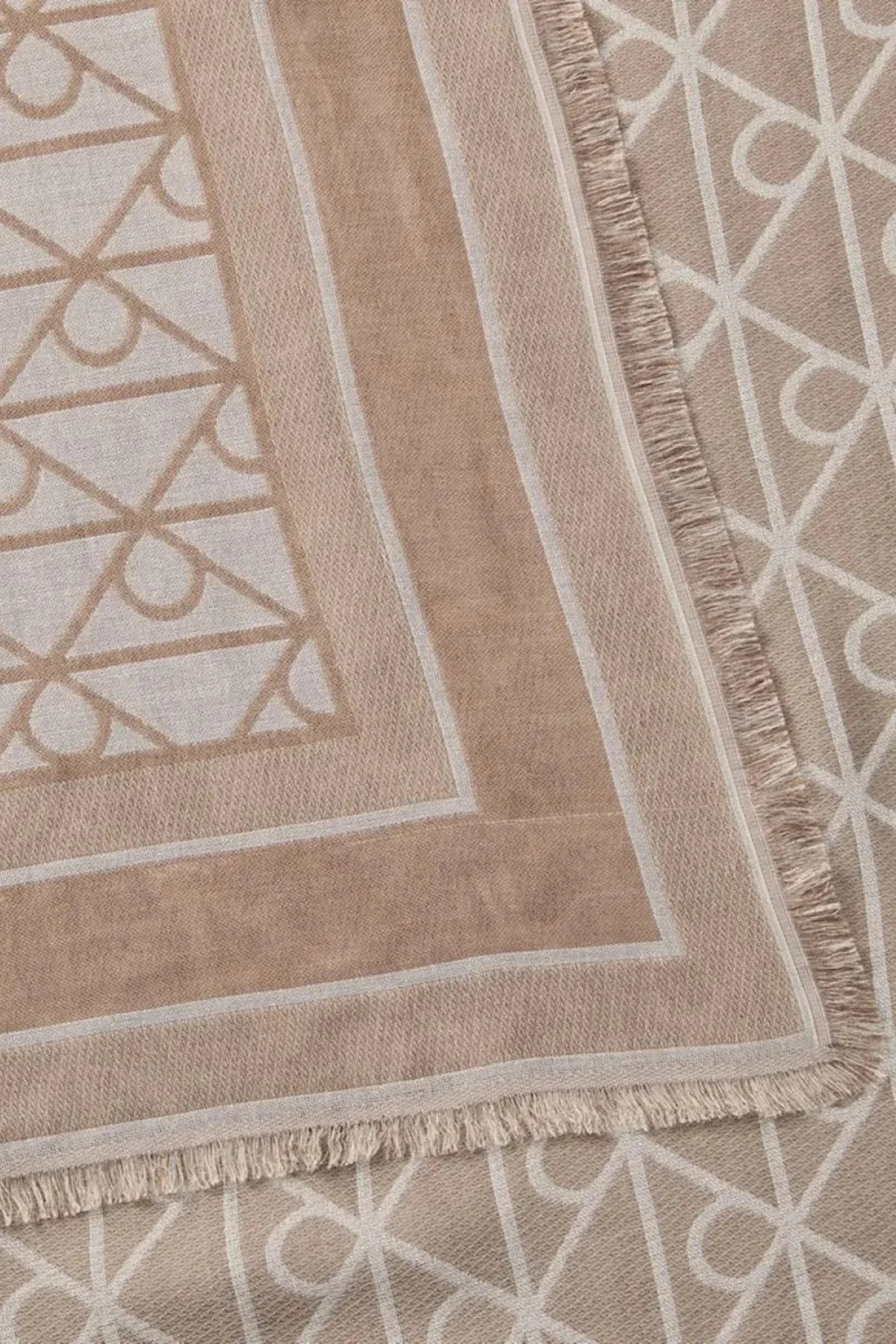 Calvin Klein Modal Logolu 120 x 120 cm LV04F8080GVFU Kadın Şal LV04F8080G VFU TOPRAK - 3