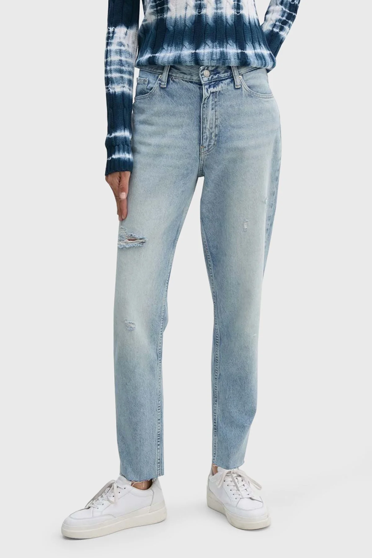Calvin Klein Mom Fit Yüksek Bel Jeans J20J2236531AA Bayan Kot Pantolon J20J223653 1AA AÇIK MAVİ - 1